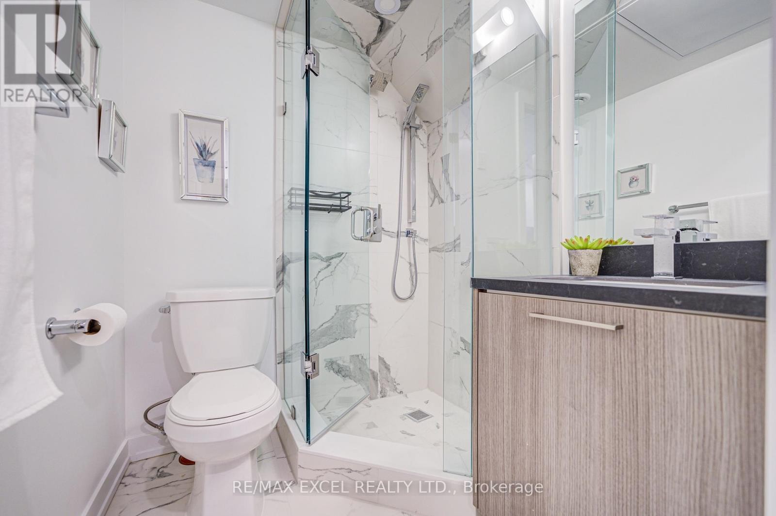 












26 - 51 WINLOCK PARK

,
Toronto (Newtonbrook East),




Ontario
M2M0B8

