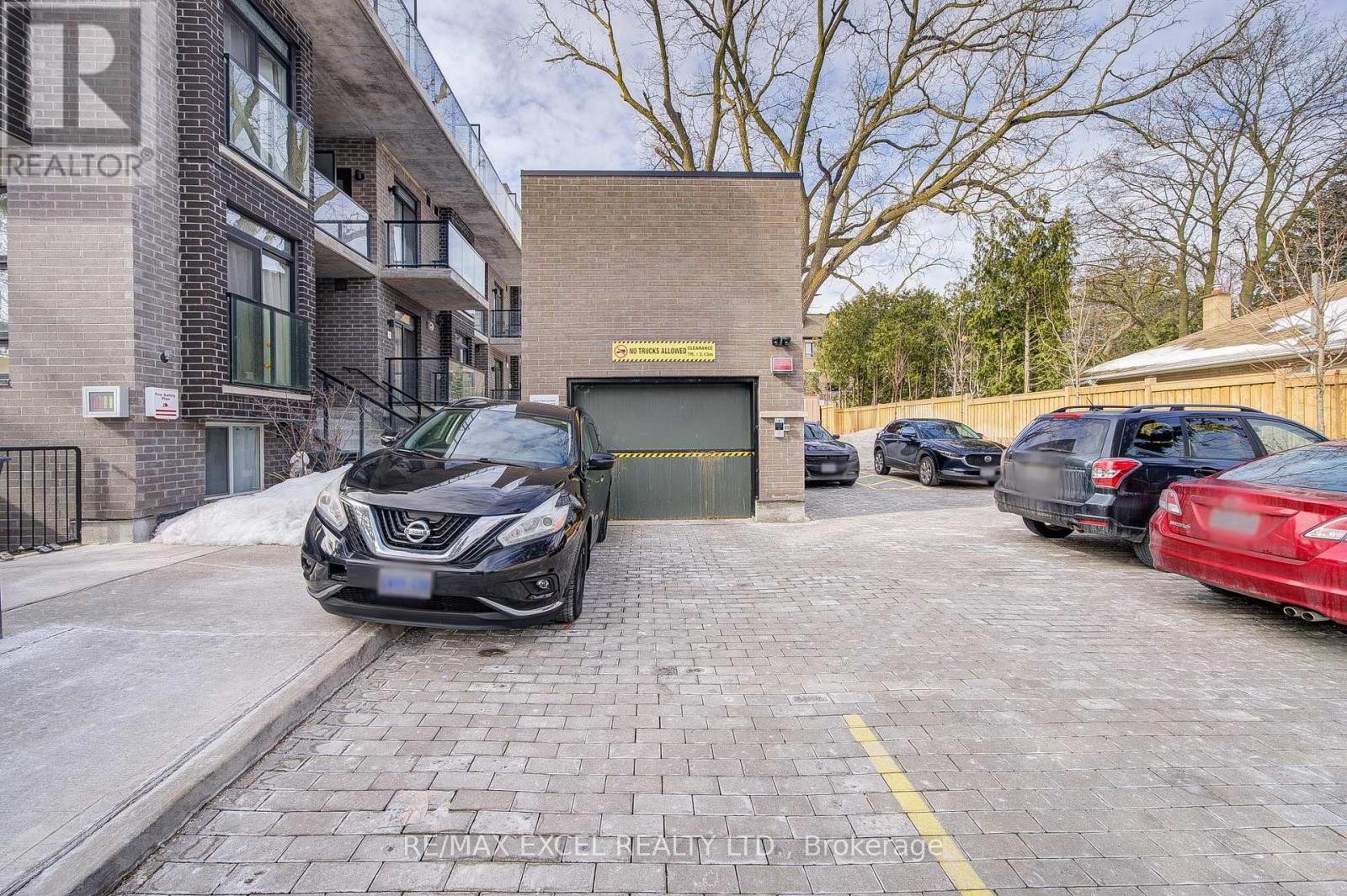 












26 - 51 WINLOCK PARK

,
Toronto (Newtonbrook East),




Ontario
M2M0B8

