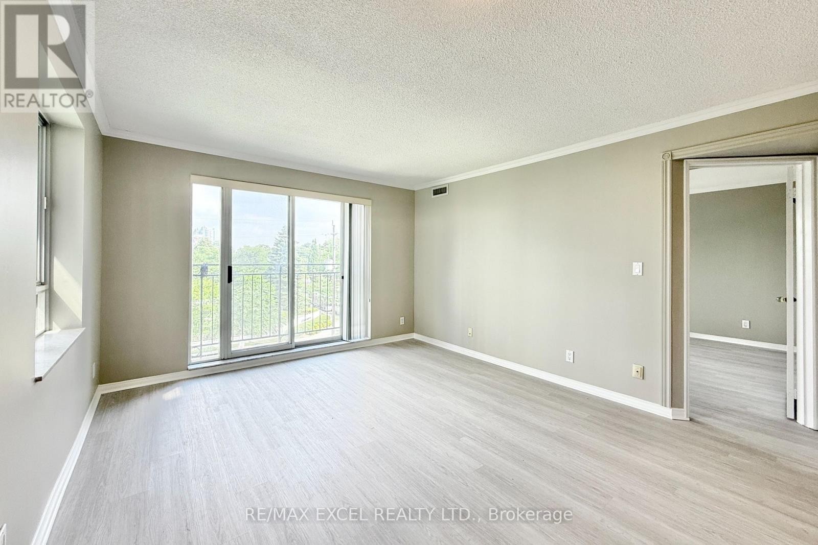 












312 - 38 HOLLYWOOD AVENUE

,
Toronto (Willowdale East),




Ontario
M2N6S5

