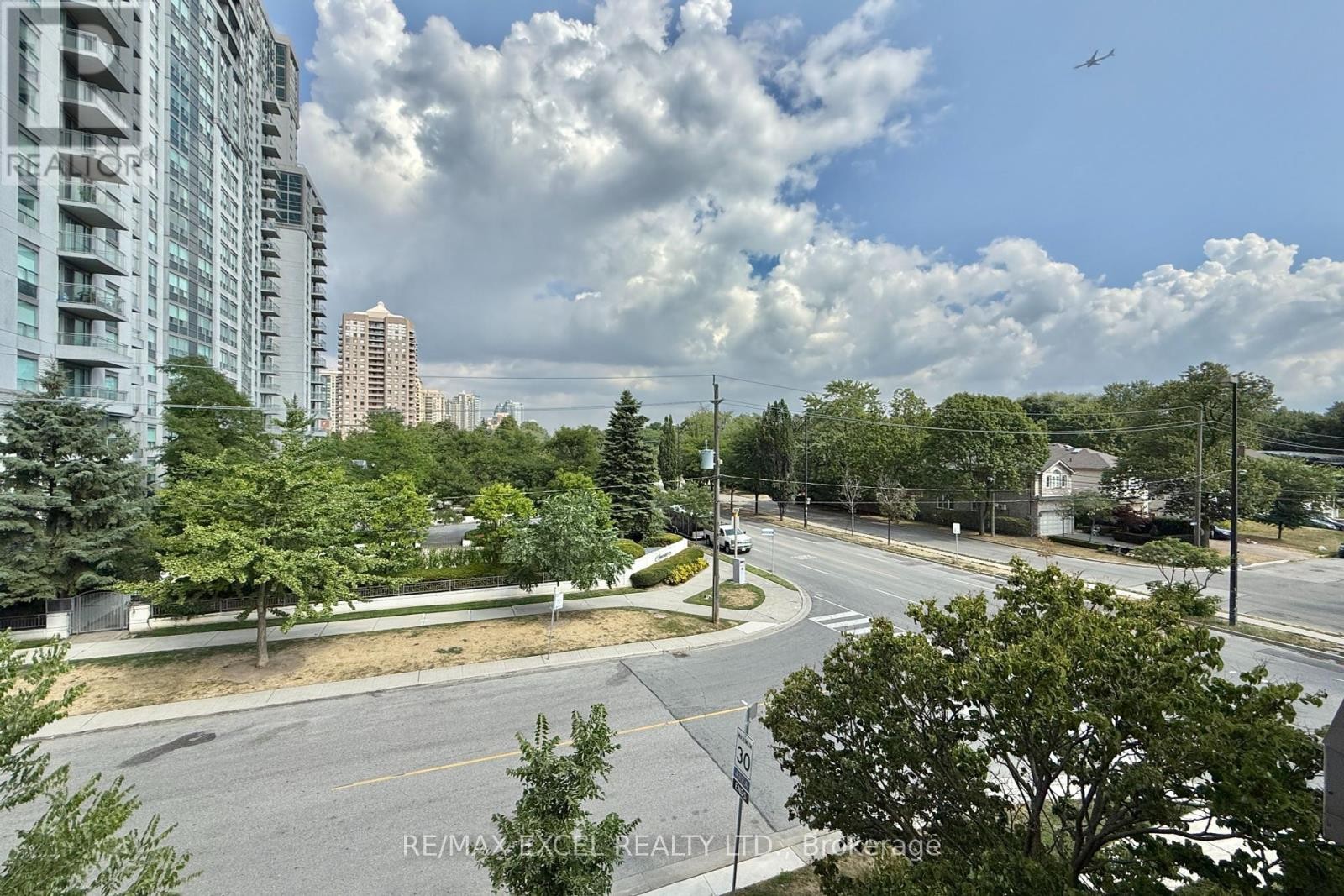 












312 - 38 HOLLYWOOD AVENUE

,
Toronto (Willowdale East),




Ontario
M2N6S5


