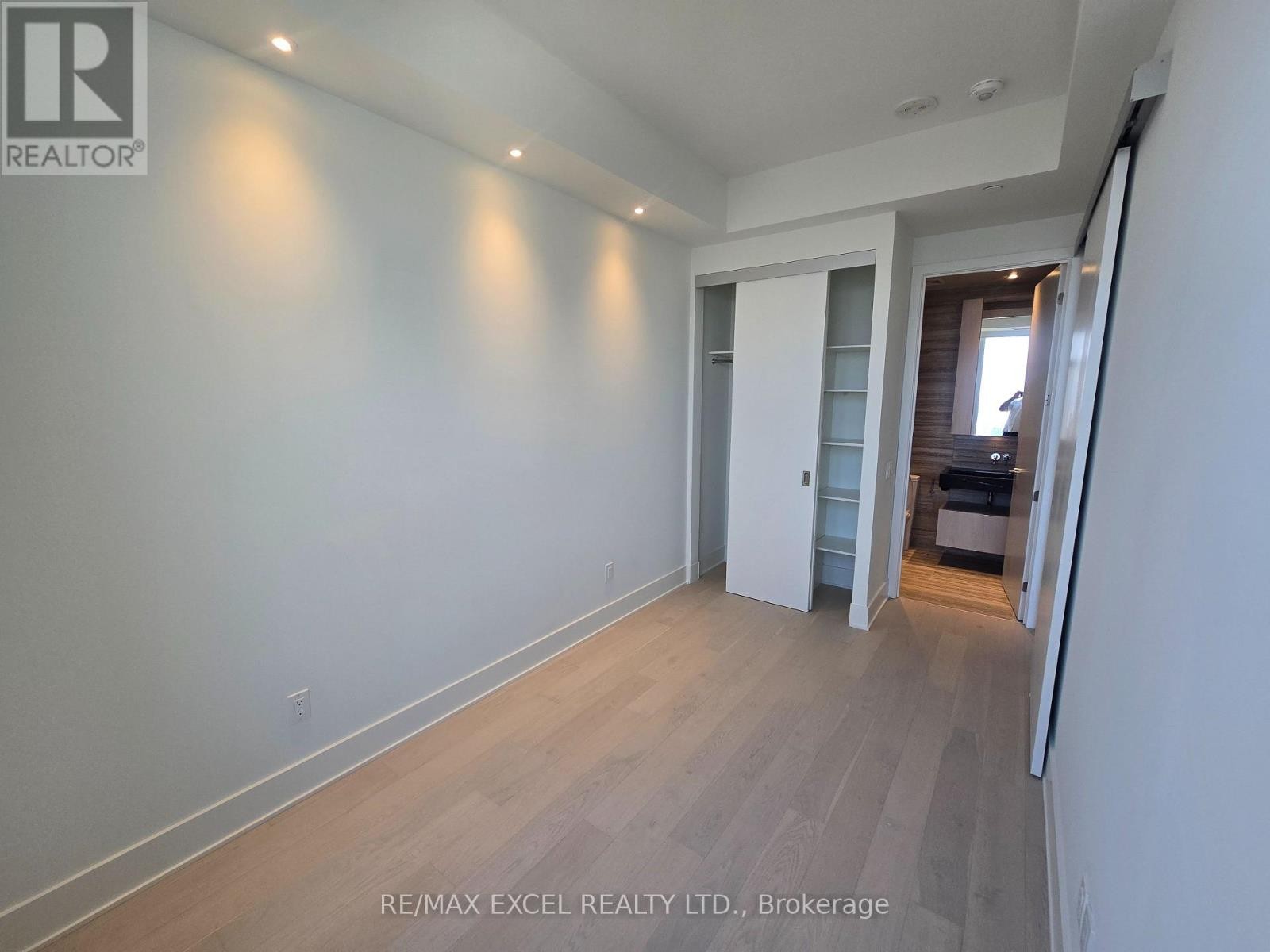 












6003 - 11 YORKVILLE AVENUE

,
Toronto (Annex),




Ontario
M4W0B7

