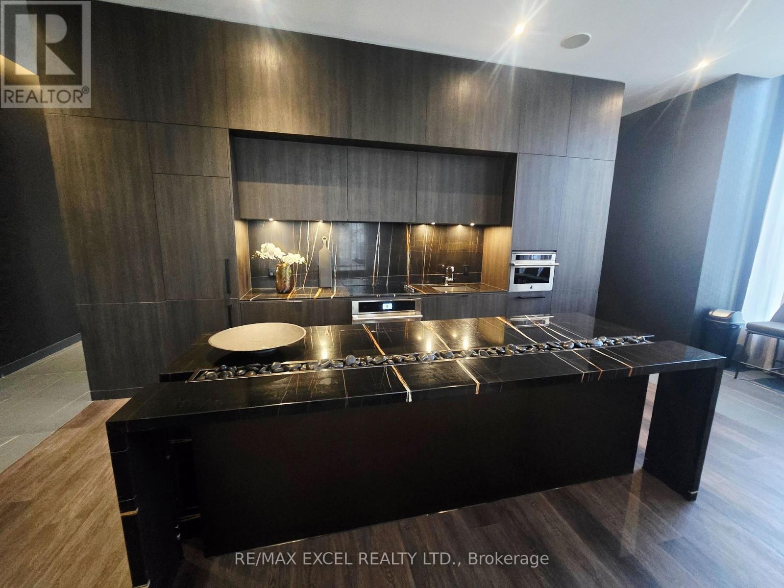 












6003 - 11 YORKVILLE AVENUE

,
Toronto (Annex),




Ontario
M4W0B7

