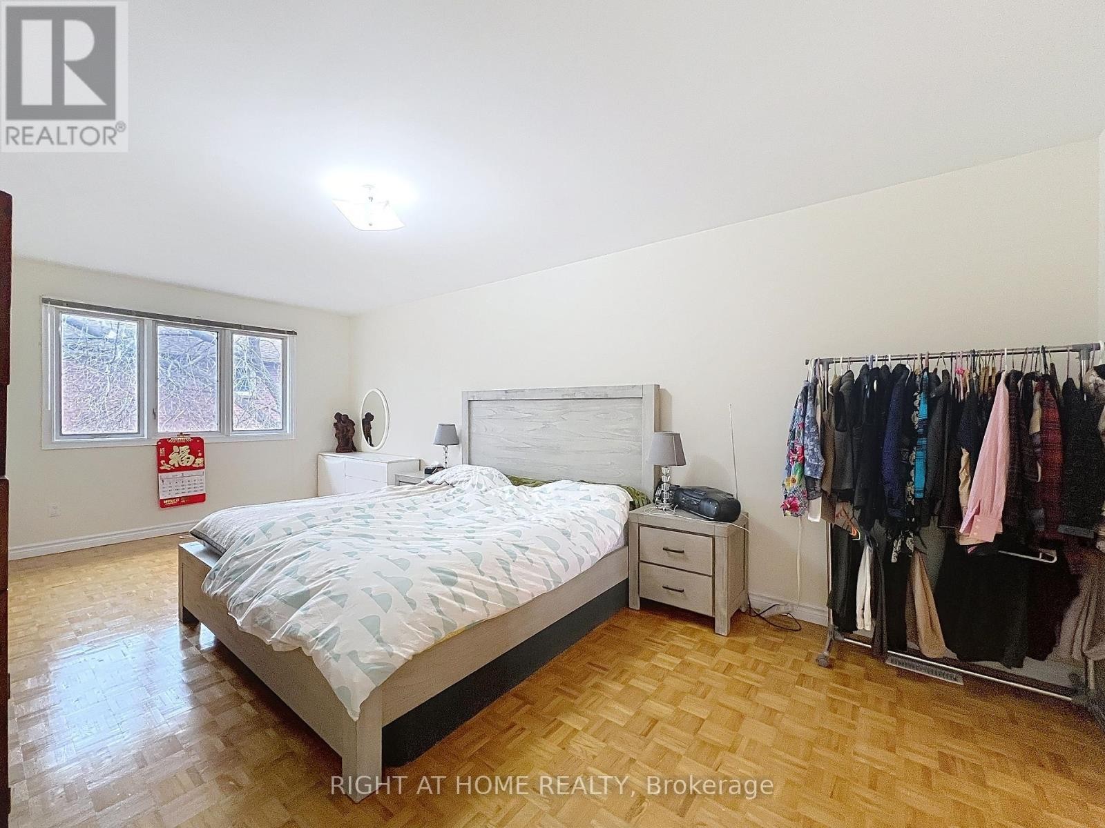 












150 HOLMES AVENUE

,
Toronto (Willowdale East),




Ontario
M2N4M6

