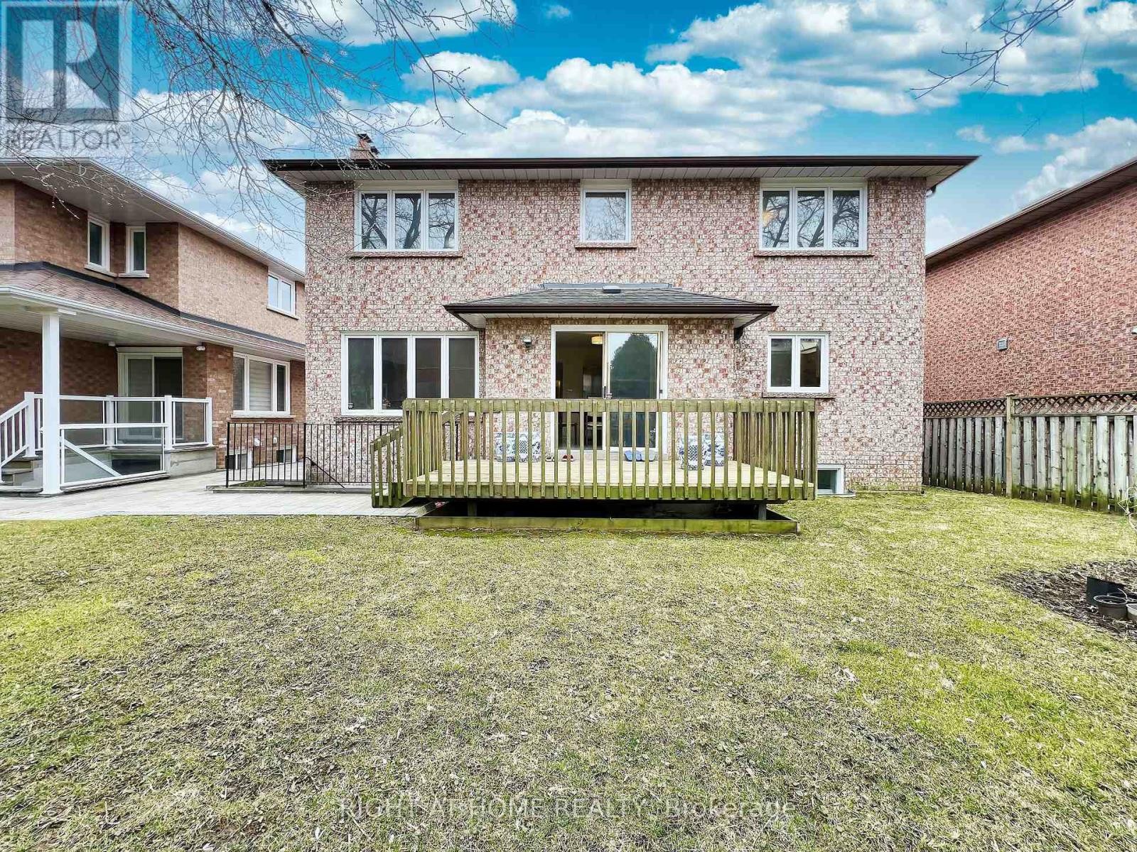 












150 HOLMES AVENUE

,
Toronto (Willowdale East),




Ontario
M2N4M6

