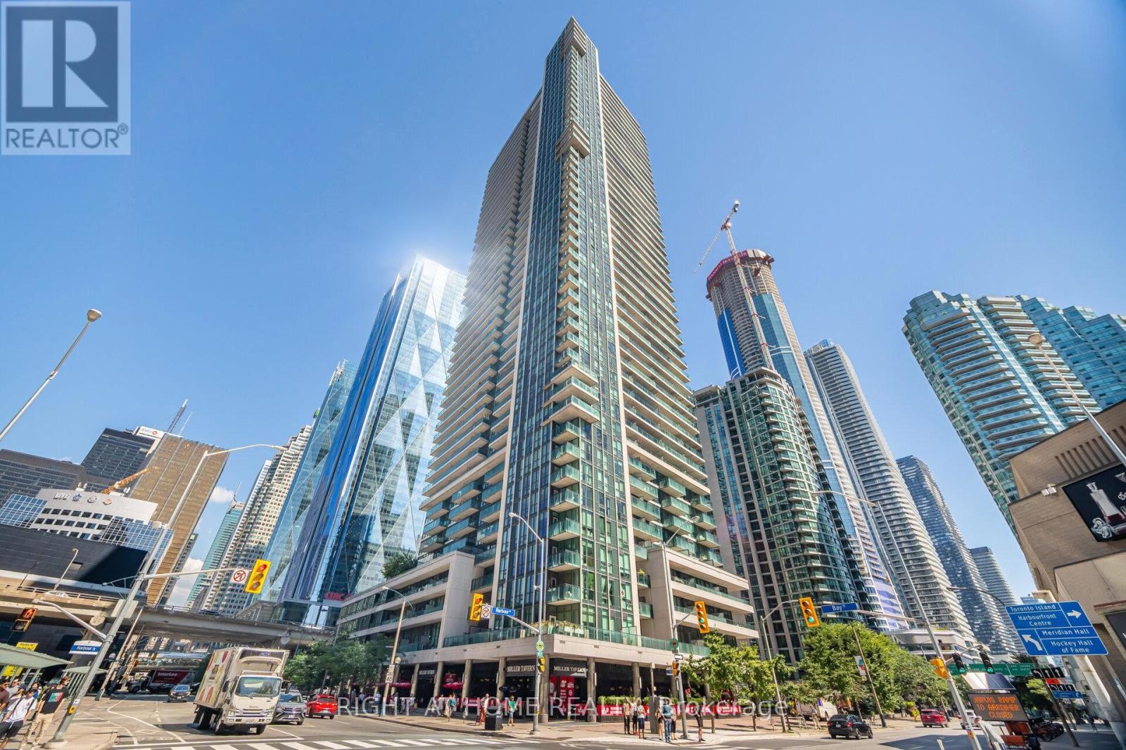 












418 - 33 BAY STREET

,
Toronto (Waterfront Communities),




Ontario
M5J2Z3

