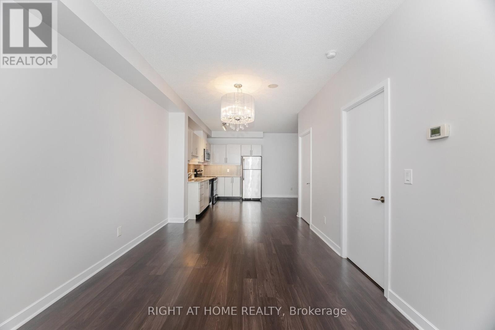 












418 - 33 BAY STREET

,
Toronto (Waterfront Communities),




Ontario
M5J2Z3

