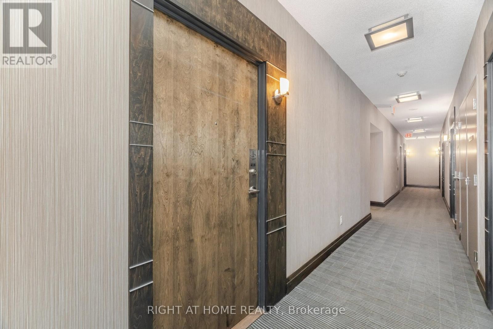 












418 - 33 BAY STREET

,
Toronto (Waterfront Communities),




Ontario
M5J2Z3

