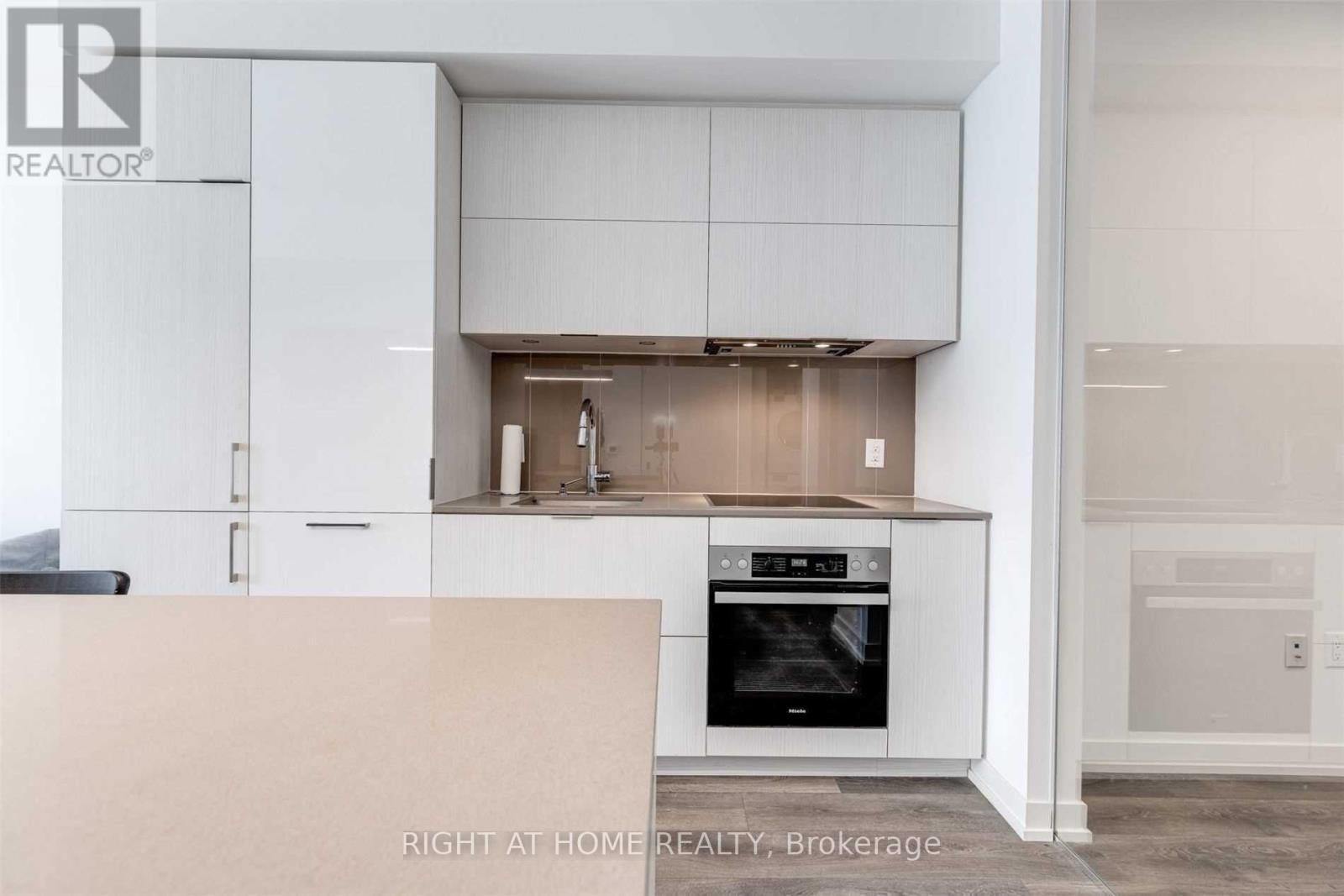 












908 - 15 LOWER JARVIS STREET

,
Toronto (Waterfront Communities),




Ontario
M5E0C4

