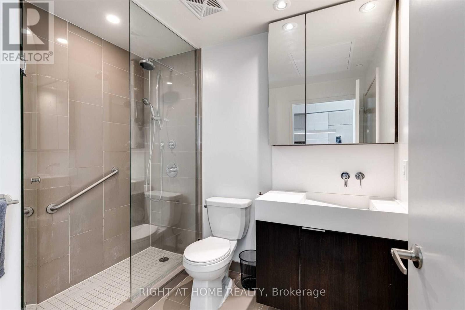 












908 - 15 LOWER JARVIS STREET

,
Toronto (Waterfront Communities),




Ontario
M5E0C4

