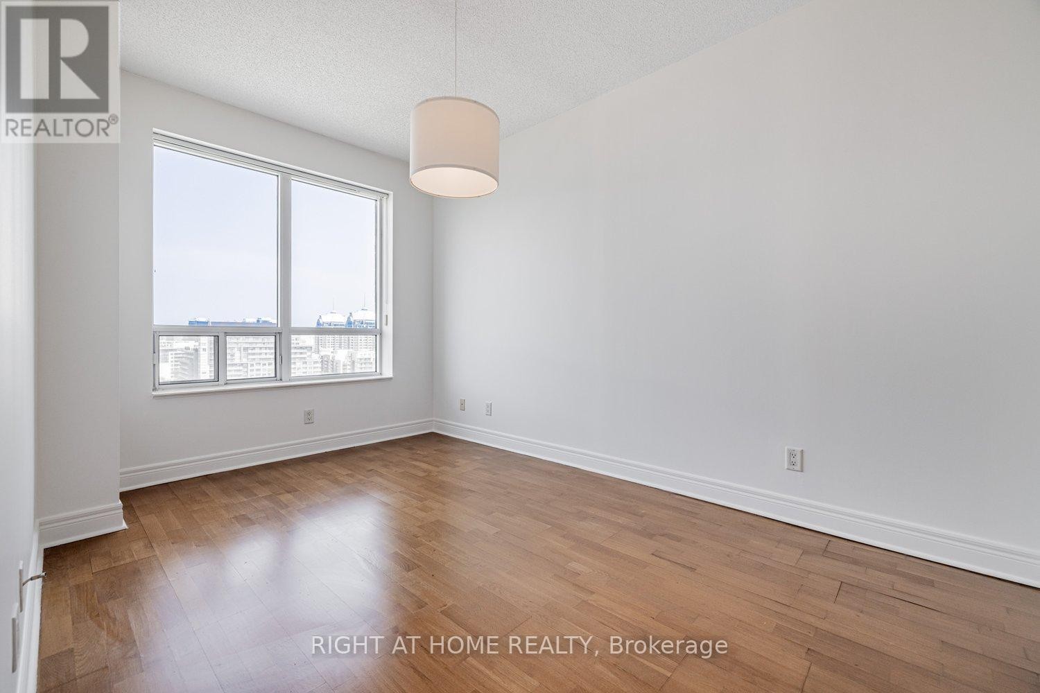 












RG1 - 1 CLAIRTRELL ROAD

,
Toronto (Willowdale East),




Ontario
M2N7H6

