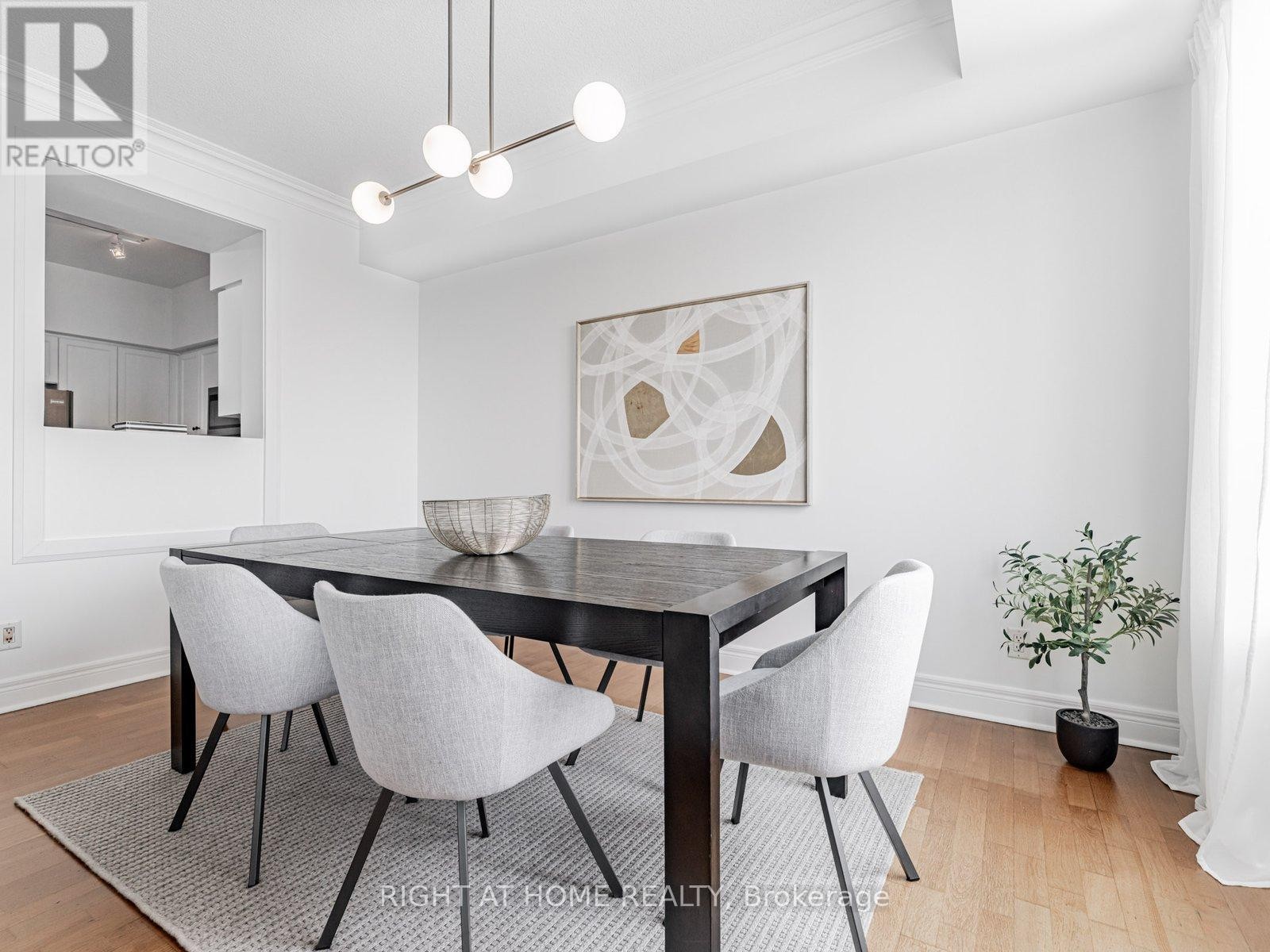 












RG1 - 1 CLAIRTRELL ROAD

,
Toronto (Willowdale East),




Ontario
M2N7H6

