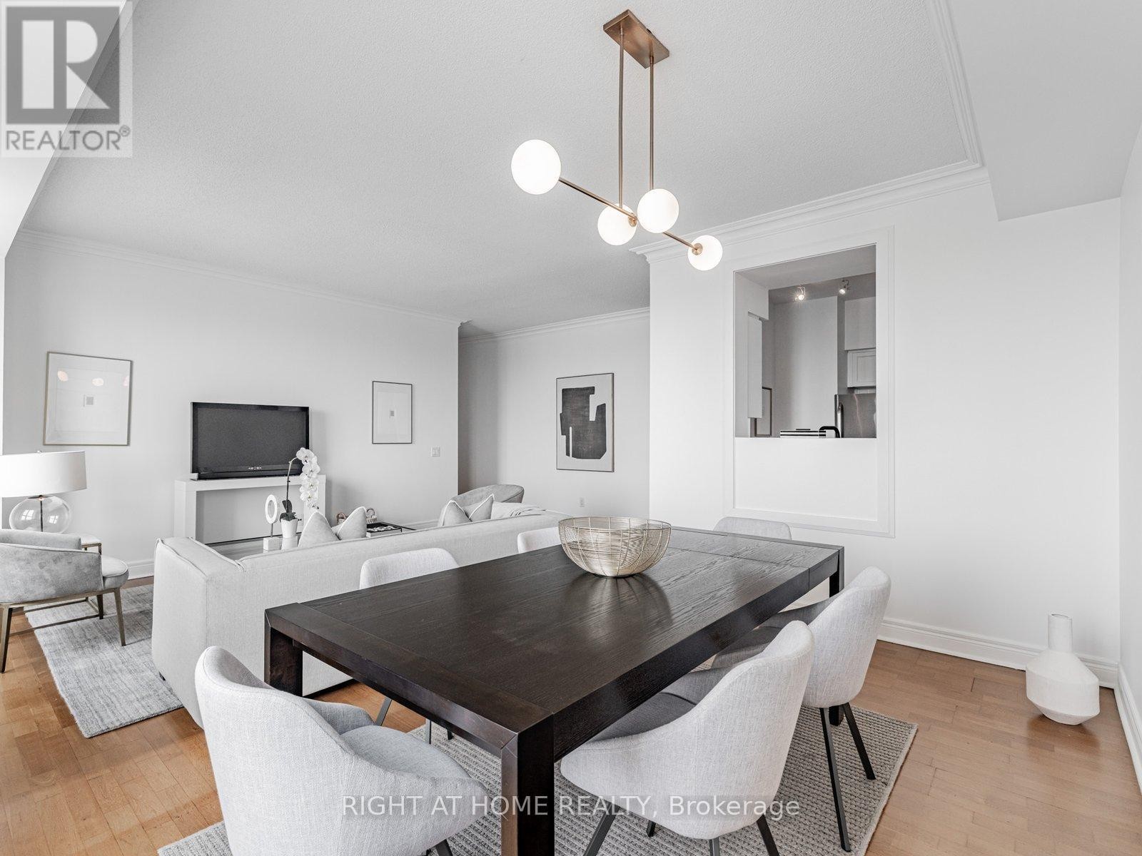 












RG1 - 1 CLAIRTRELL ROAD

,
Toronto (Willowdale East),




Ontario
M2N7H6

