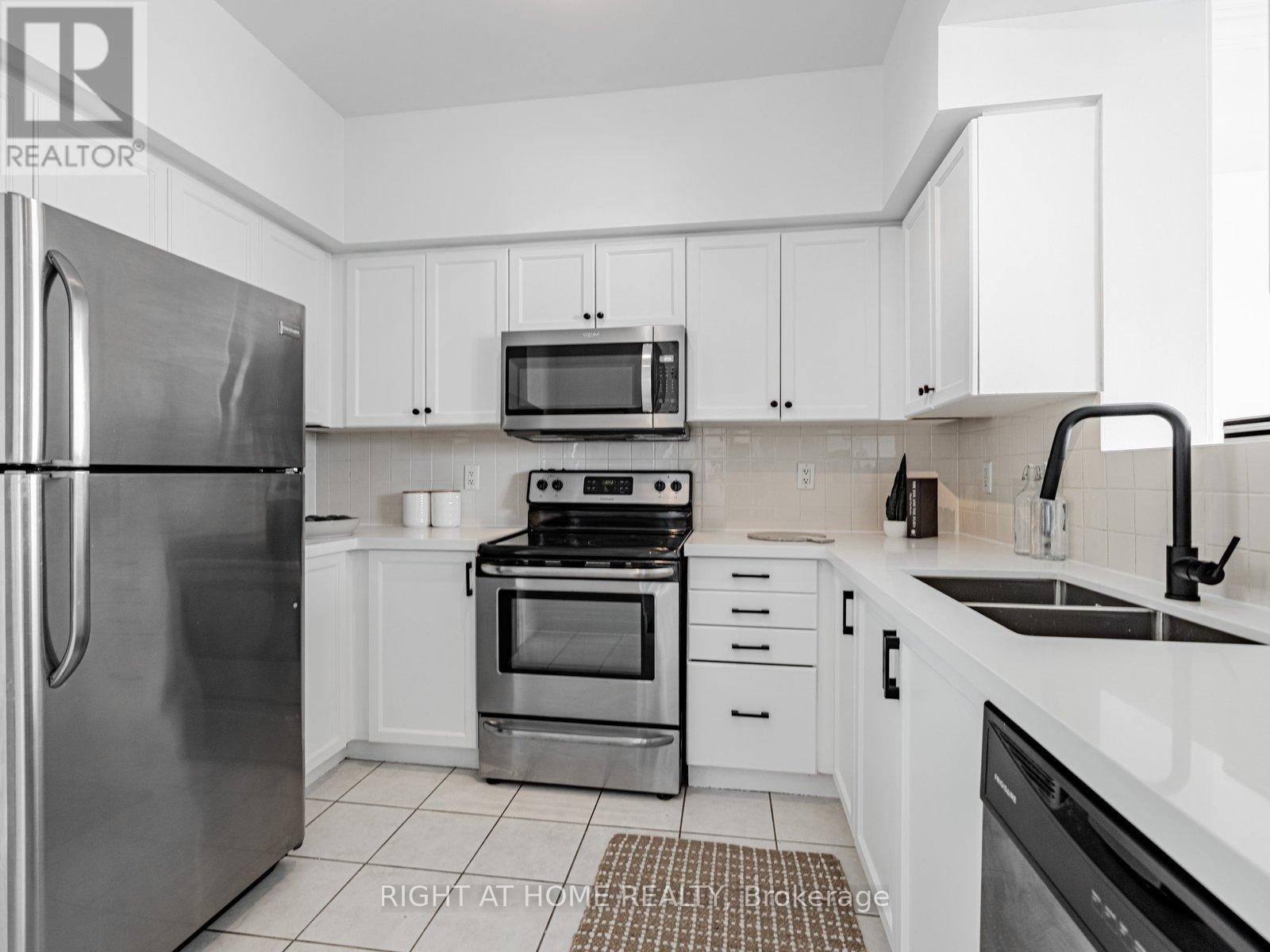 












RG1 - 1 CLAIRTRELL ROAD

,
Toronto (Willowdale East),




Ontario
M2N7H6

