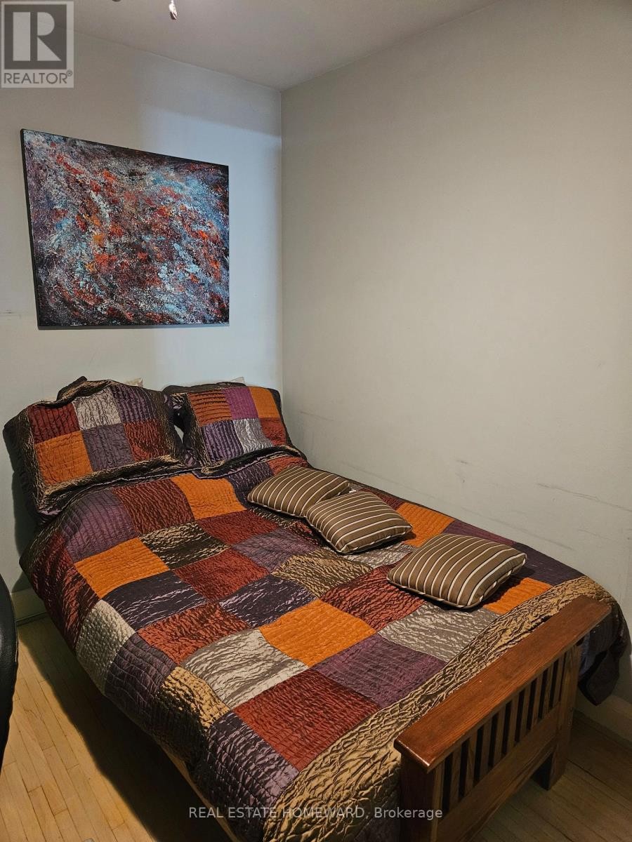 












28 GLEN ECHO ROAD

,
Toronto (Lawrence Park North),




Ontario
M4N2E1

