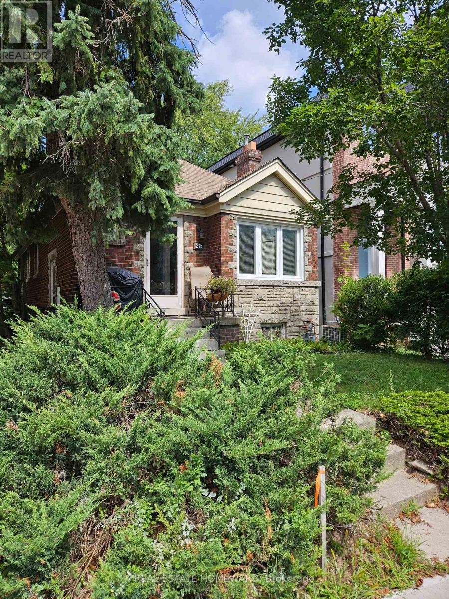 












28 GLEN ECHO ROAD

,
Toronto (Lawrence Park North),




Ontario
M4N2E1

