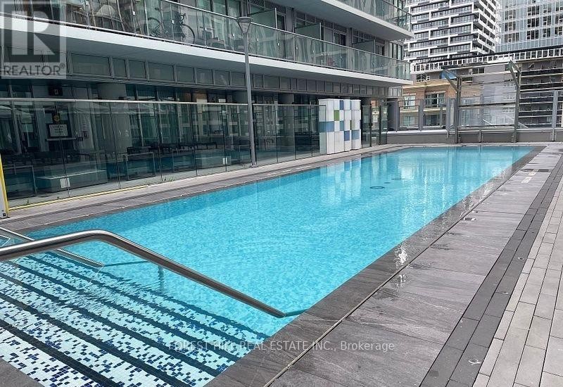 












1403 - 99 BROADWAY AVENUE

,
Toronto (Mount Pleasant West),




Ontario
M4P0E3

