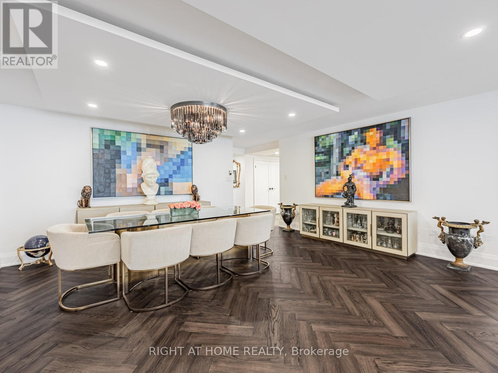 












401 - 1166 BAY STREET

,
Toronto (Bay Street Corridor),




Ontario
M5S2X8


