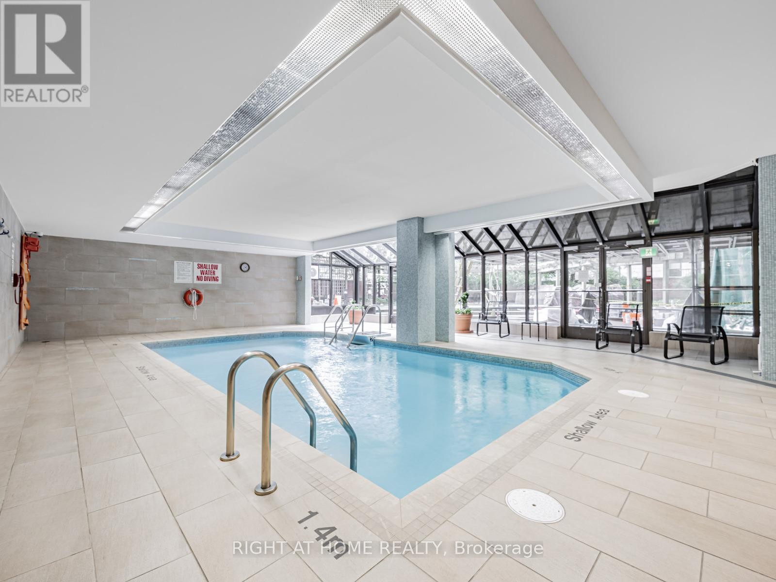 












401 - 1166 BAY STREET

,
Toronto (Bay Street Corridor),




Ontario
M5S2X8

