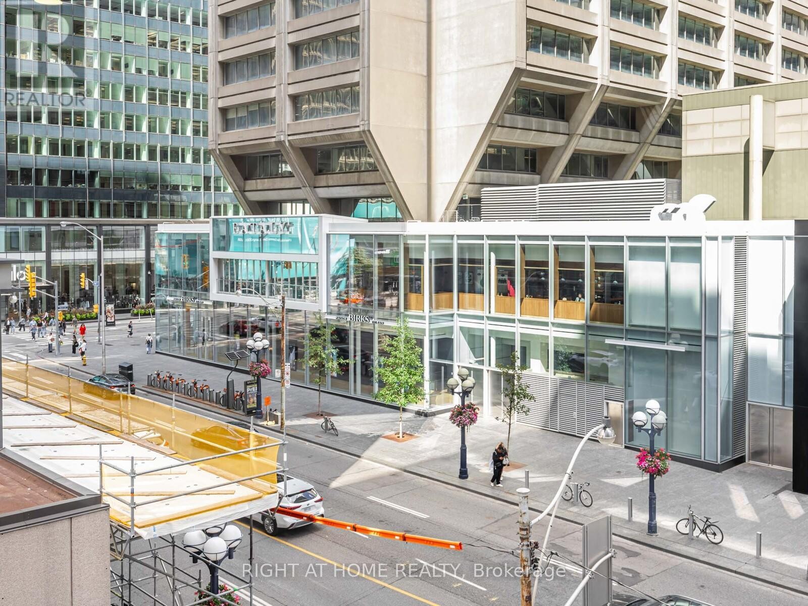 












401 - 1166 BAY STREET

,
Toronto (Bay Street Corridor),




Ontario
M5S2X8

