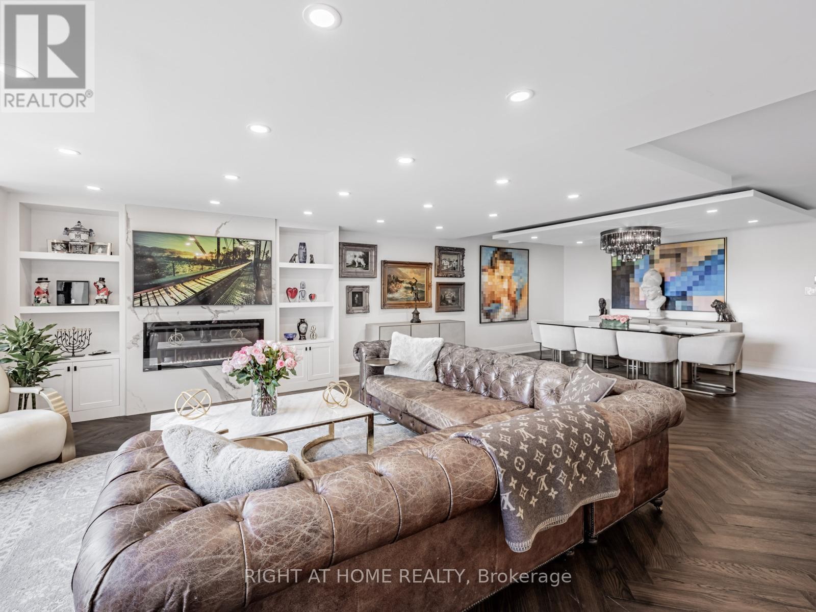 












401 - 1166 BAY STREET

,
Toronto (Bay Street Corridor),




Ontario
M5S2X8

