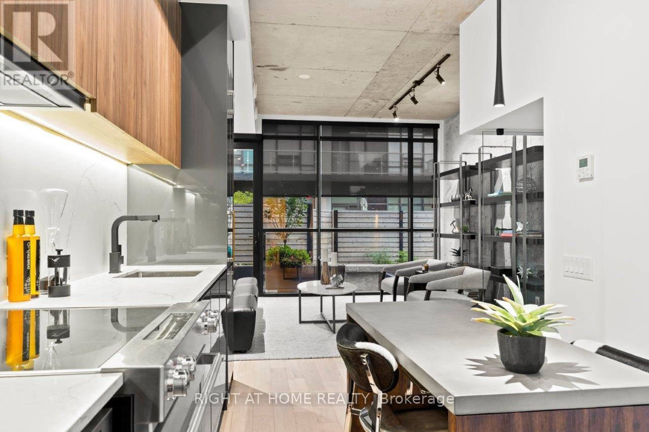 












25 - 12 DERVOCK CRESCENT

,
Toronto (Bayview Village),




Ontario
M2K1A7

