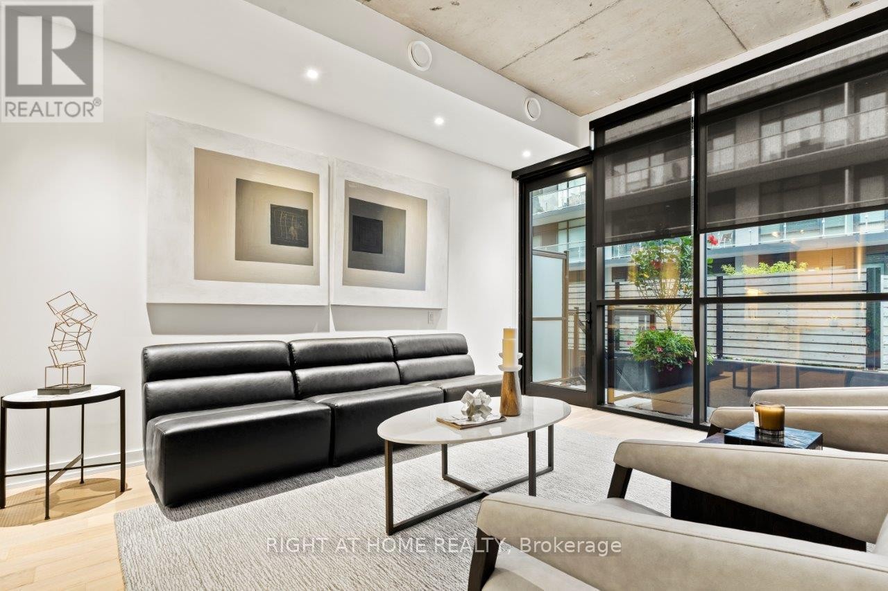 












25 - 12 DERVOCK CRESCENT

,
Toronto (Bayview Village),




Ontario
M2K1A7

