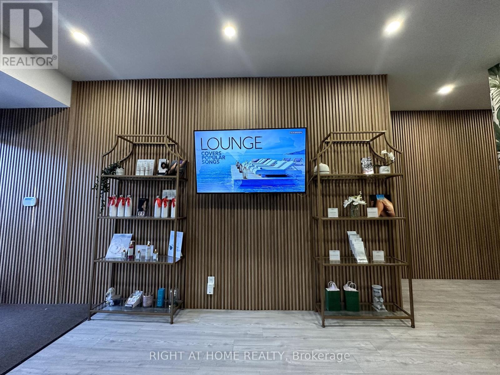 












ROOM 2 - 1639 EGLINTON AVENUE W

,
Toronto (Oakwood Village),




Ontario
M6E2H1

