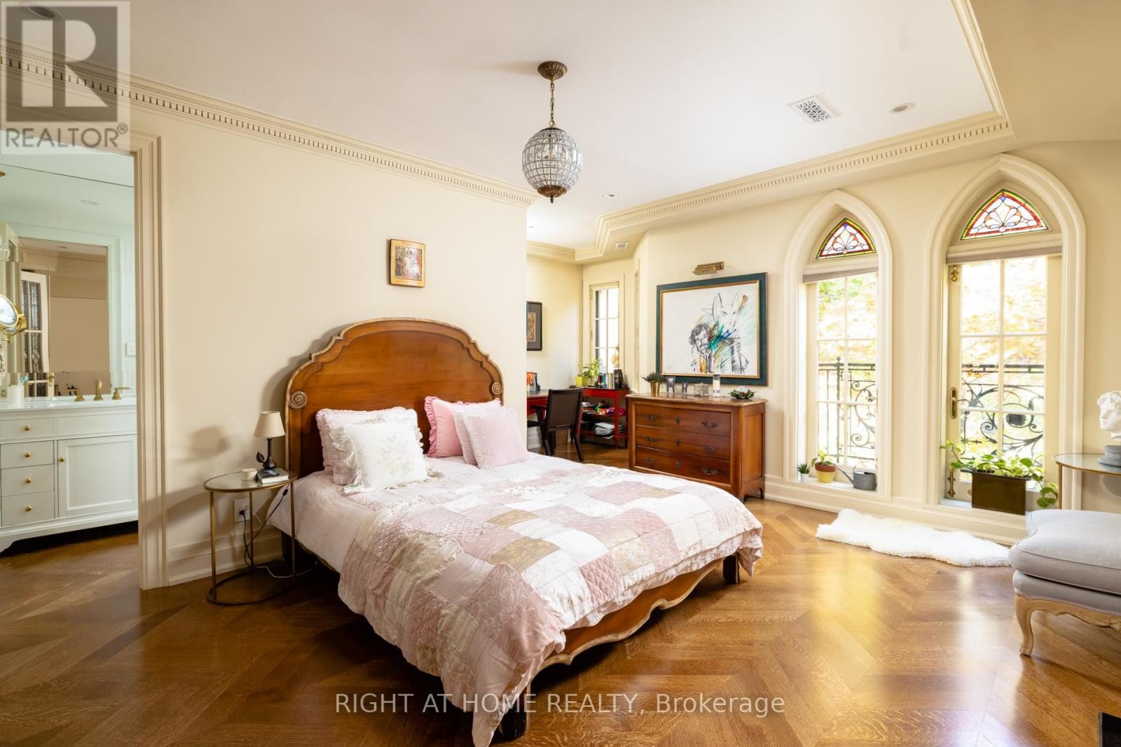 












51 HAZELTON AVENUE

,
Toronto (Annex),




Ontario
M5R2E3

