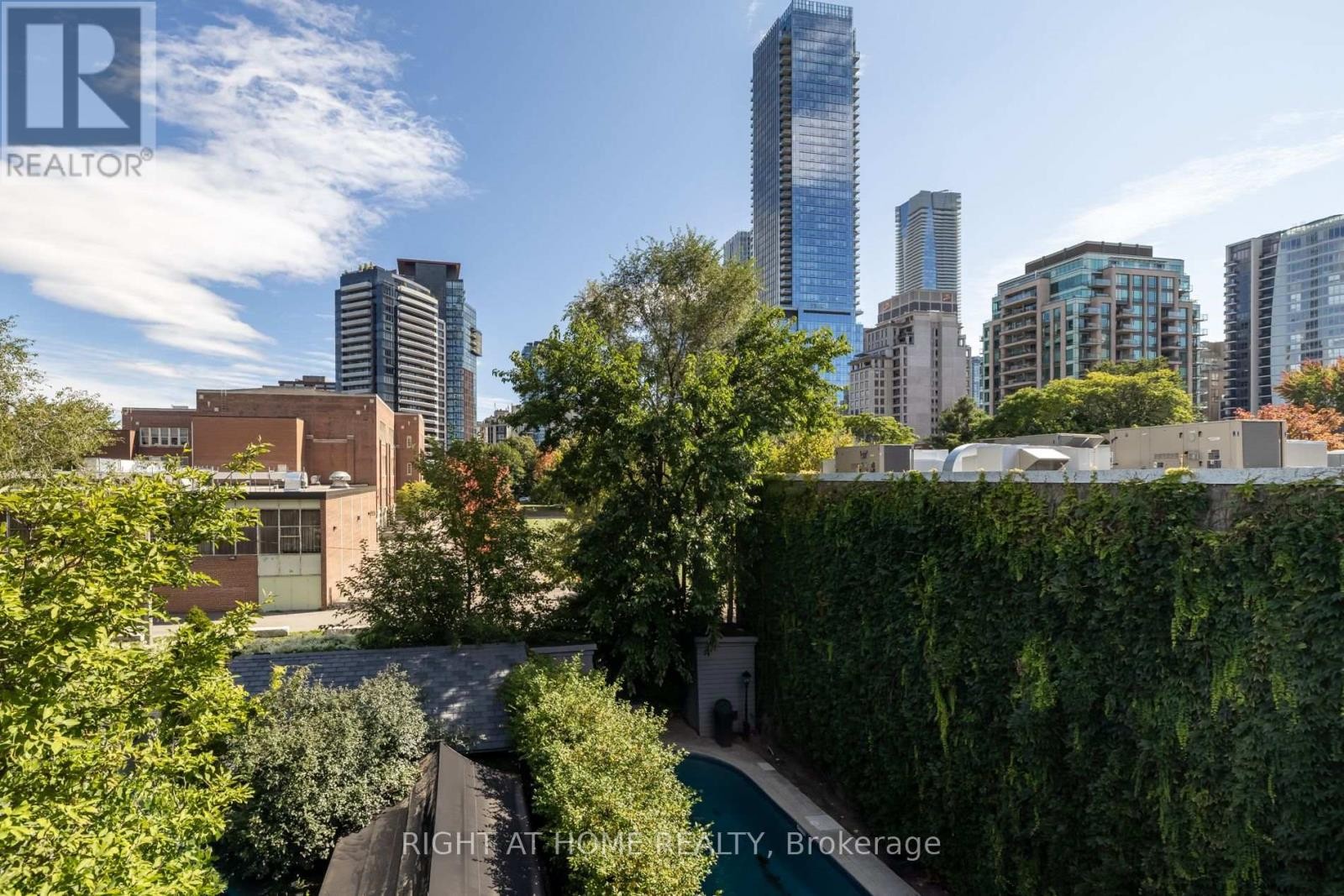 












51 HAZELTON AVENUE

,
Toronto (Annex),




Ontario
M5R2E3

