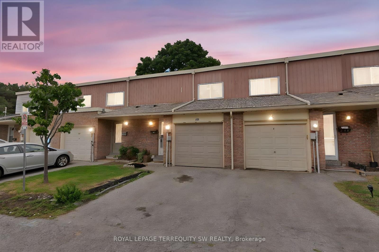 












158 WOODY VINE WAY

,
Toronto (Bayview Village),




Ontario
M2J4H6

