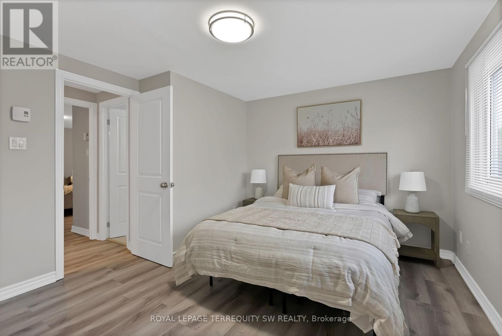 












158 WOODY VINE WAY

,
Toronto (Bayview Village),




Ontario
M2J4H6

