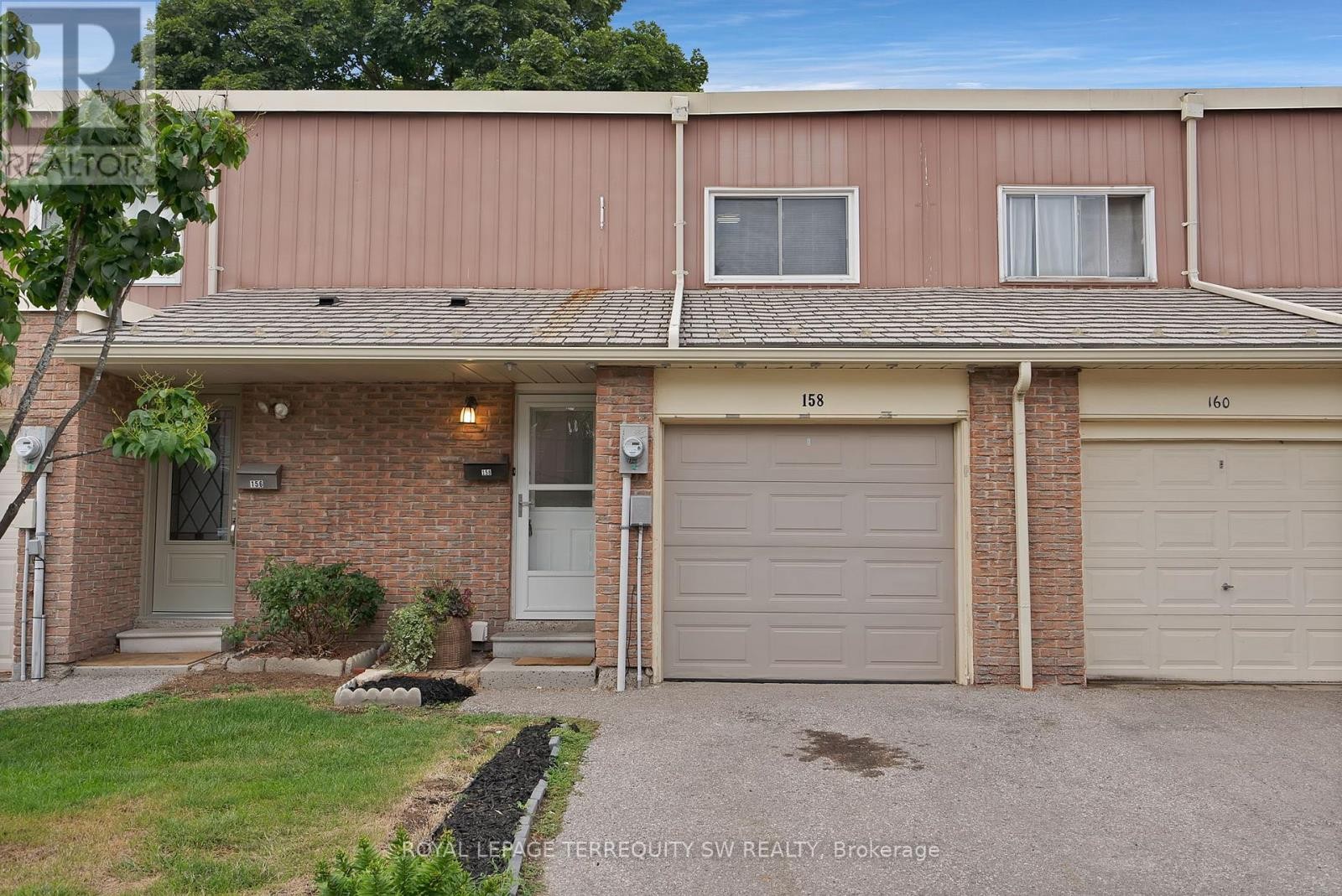 












158 WOODY VINE WAY

,
Toronto (Bayview Village),




Ontario
M2J4H6

