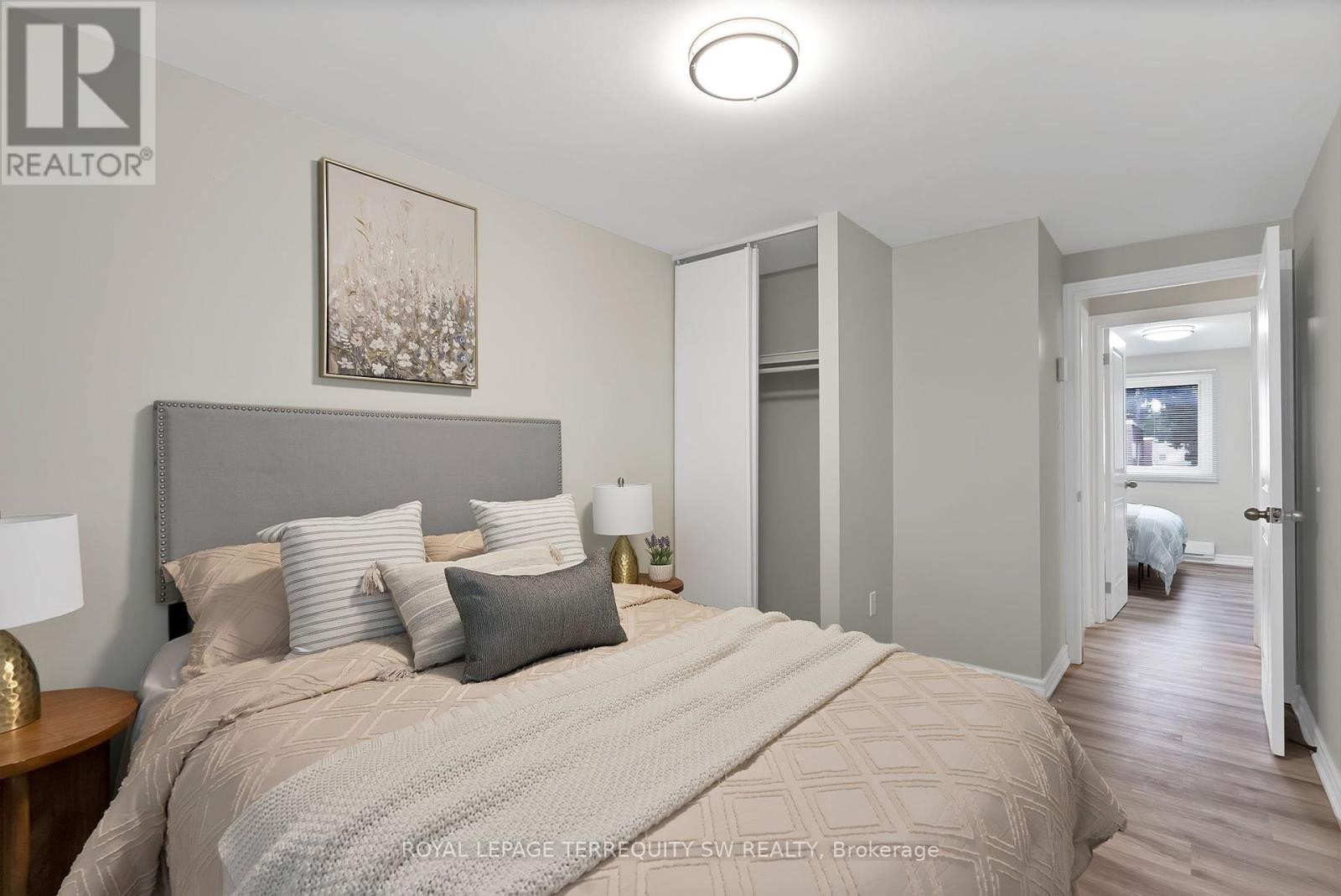 












158 WOODY VINE WAY

,
Toronto (Bayview Village),




Ontario
M2J4H6

