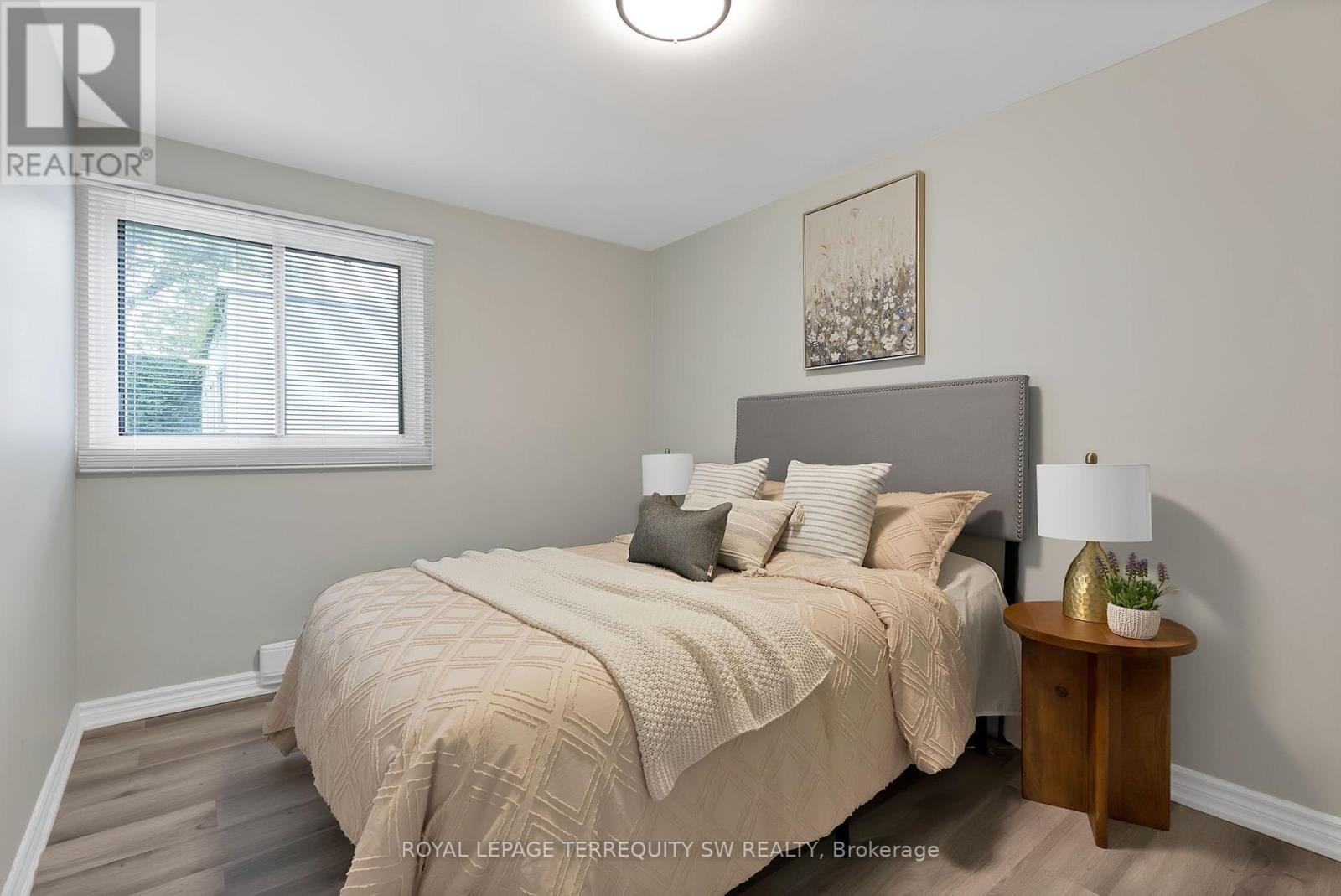 












158 WOODY VINE WAY

,
Toronto (Bayview Village),




Ontario
M2J4H6

