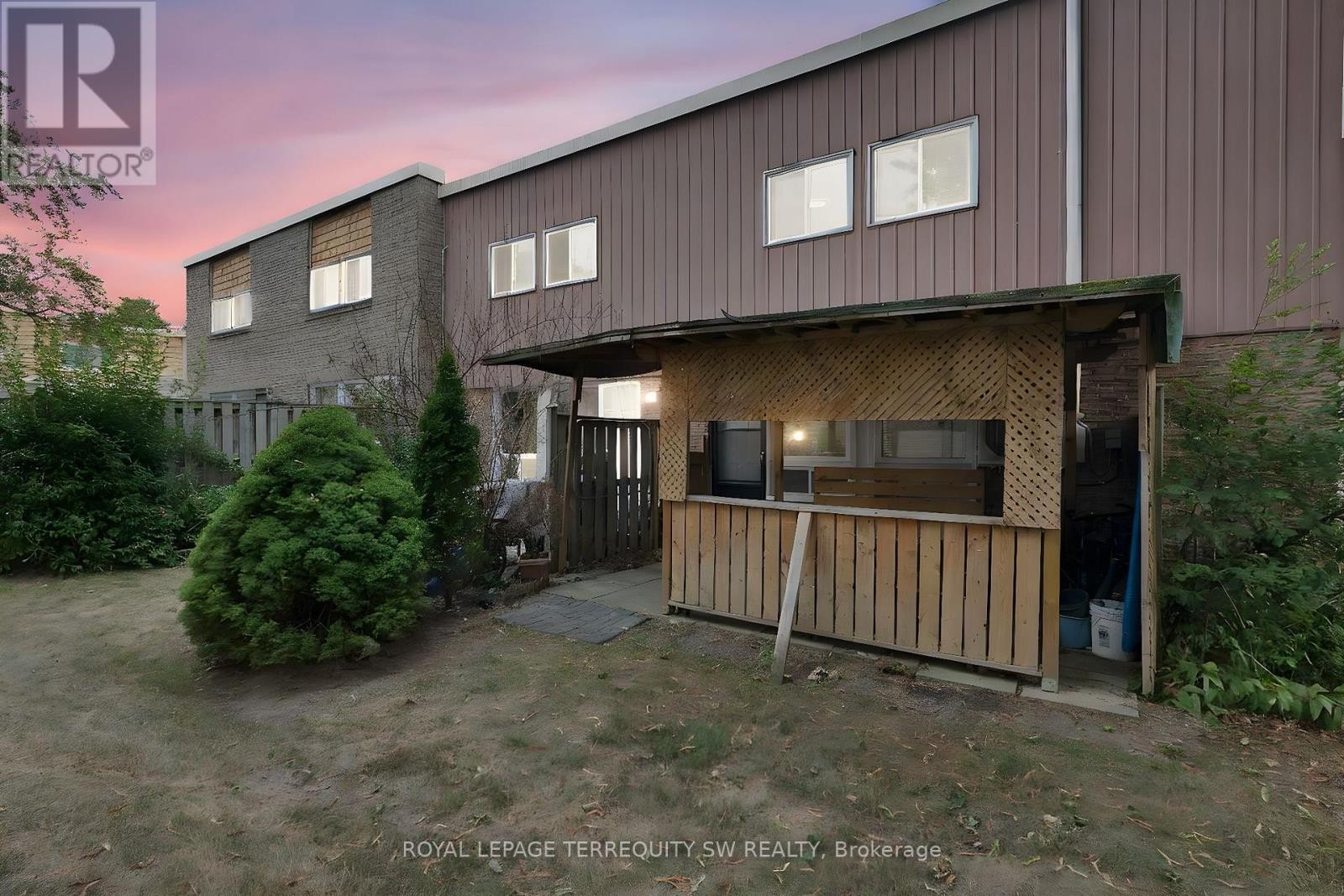 












158 WOODY VINE WAY

,
Toronto (Bayview Village),




Ontario
M2J4H6

