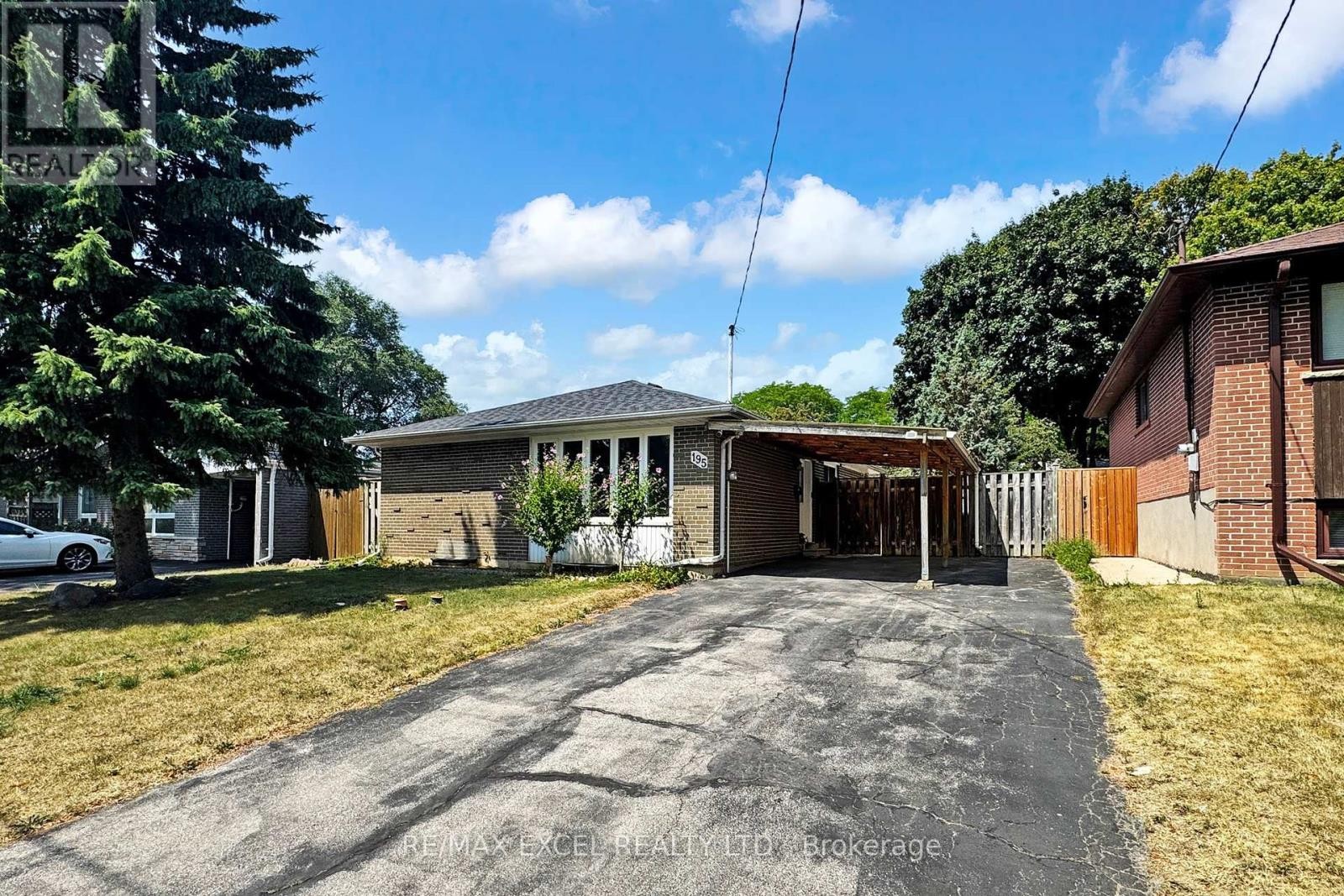 












195 ROYWOOD DRIVE

,
Toronto (Parkwoods-Donalda),




Ontario
M3A2E5


