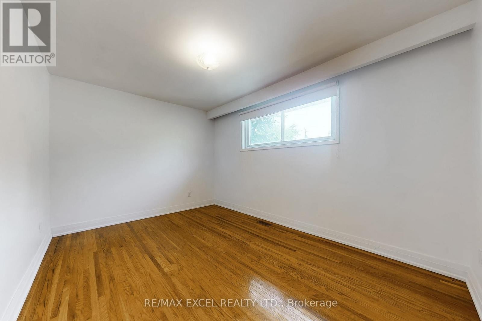 












195 ROYWOOD DRIVE

,
Toronto (Parkwoods-Donalda),




Ontario
M3A2E5

