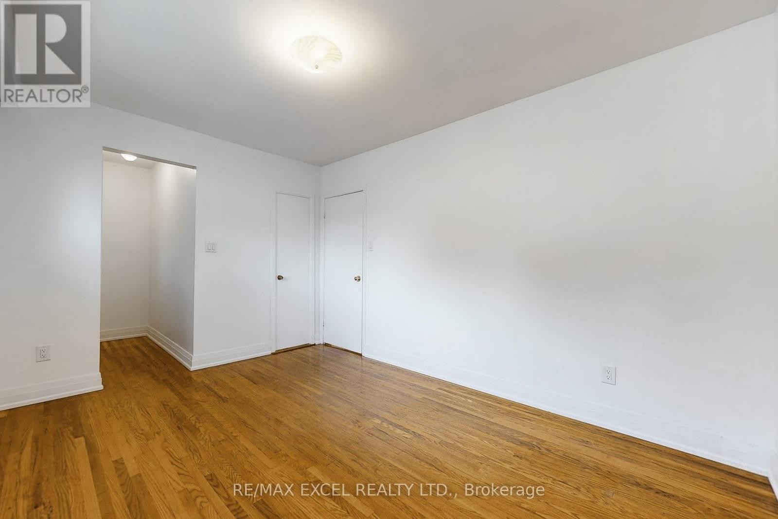 












195 ROYWOOD DRIVE

,
Toronto (Parkwoods-Donalda),




Ontario
M3A2E5

