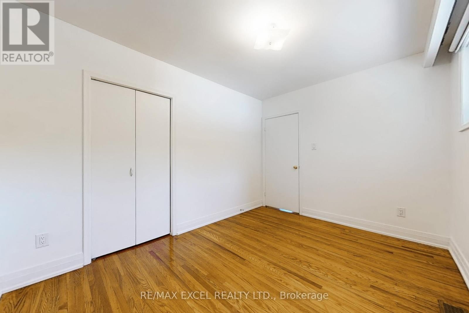












195 ROYWOOD DRIVE

,
Toronto (Parkwoods-Donalda),




Ontario
M3A2E5

