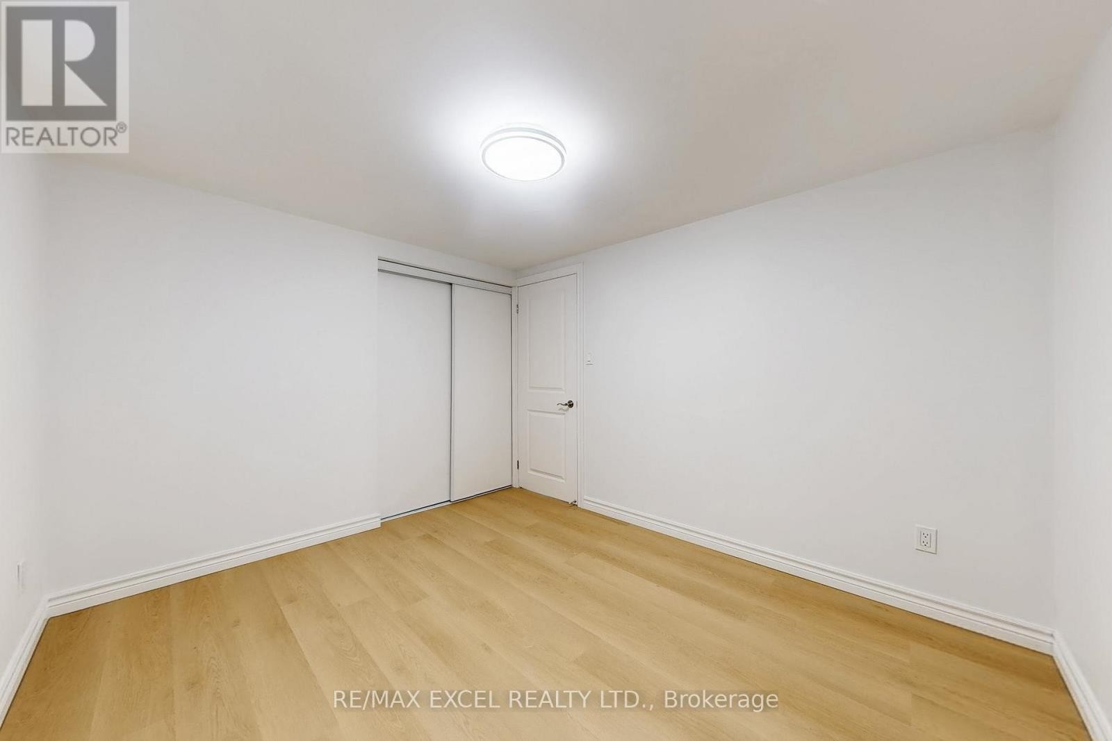 












195 ROYWOOD DRIVE

,
Toronto (Parkwoods-Donalda),




Ontario
M3A2E5

