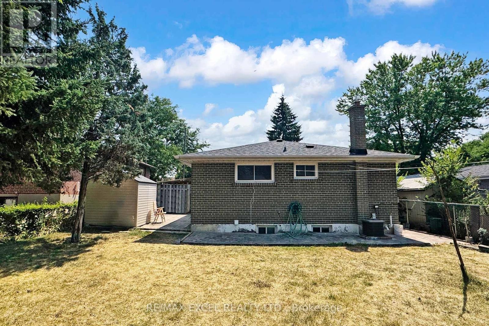 












195 ROYWOOD DRIVE

,
Toronto (Parkwoods-Donalda),




Ontario
M3A2E5

