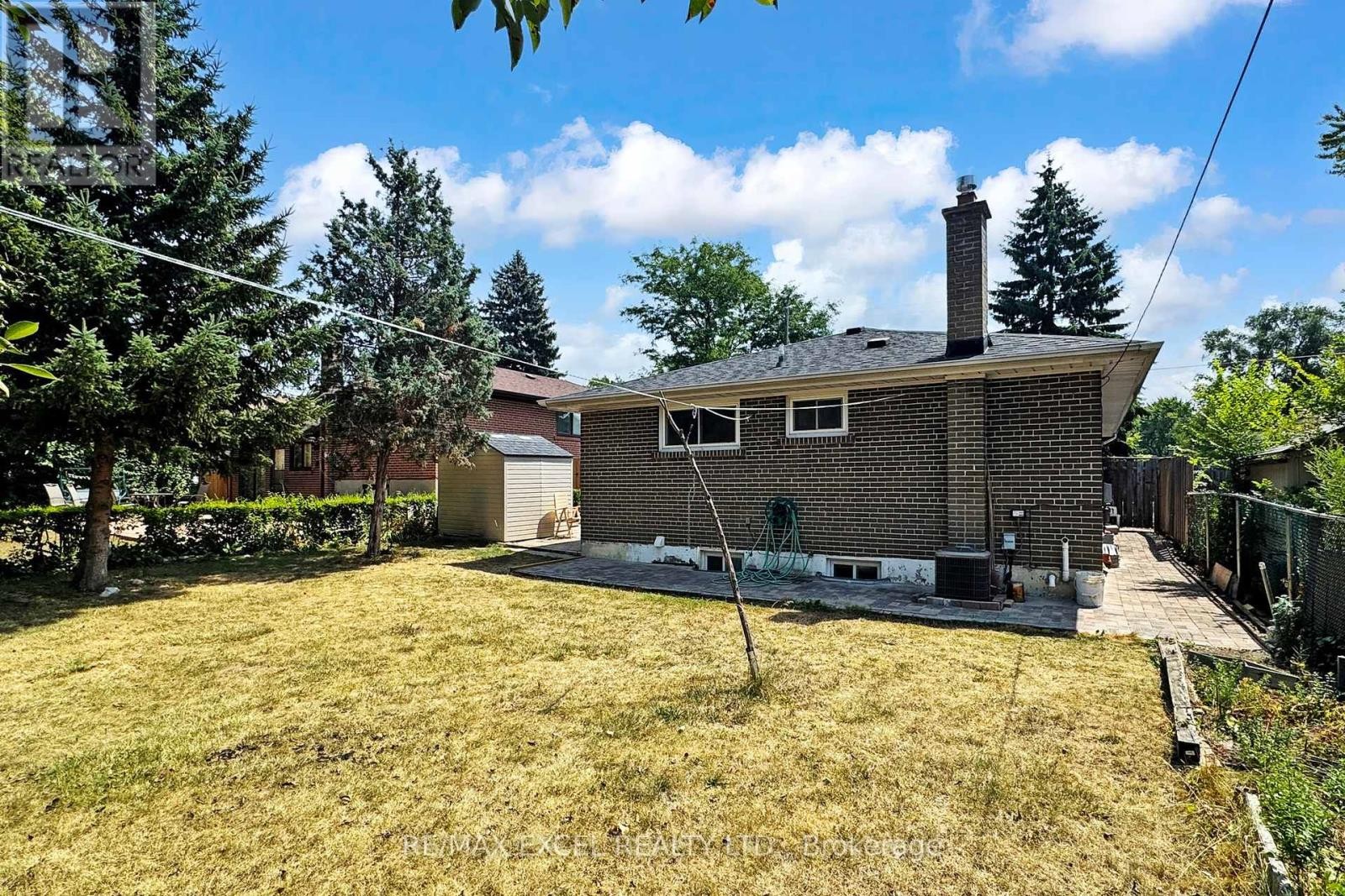 












195 ROYWOOD DRIVE

,
Toronto (Parkwoods-Donalda),




Ontario
M3A2E5

