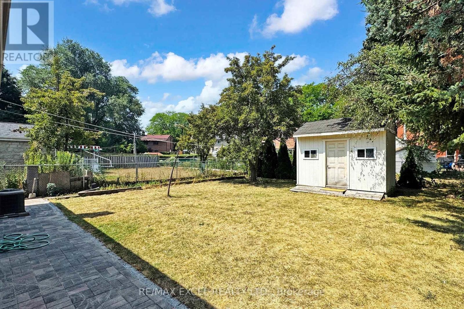 












195 ROYWOOD DRIVE

,
Toronto (Parkwoods-Donalda),




Ontario
M3A2E5

