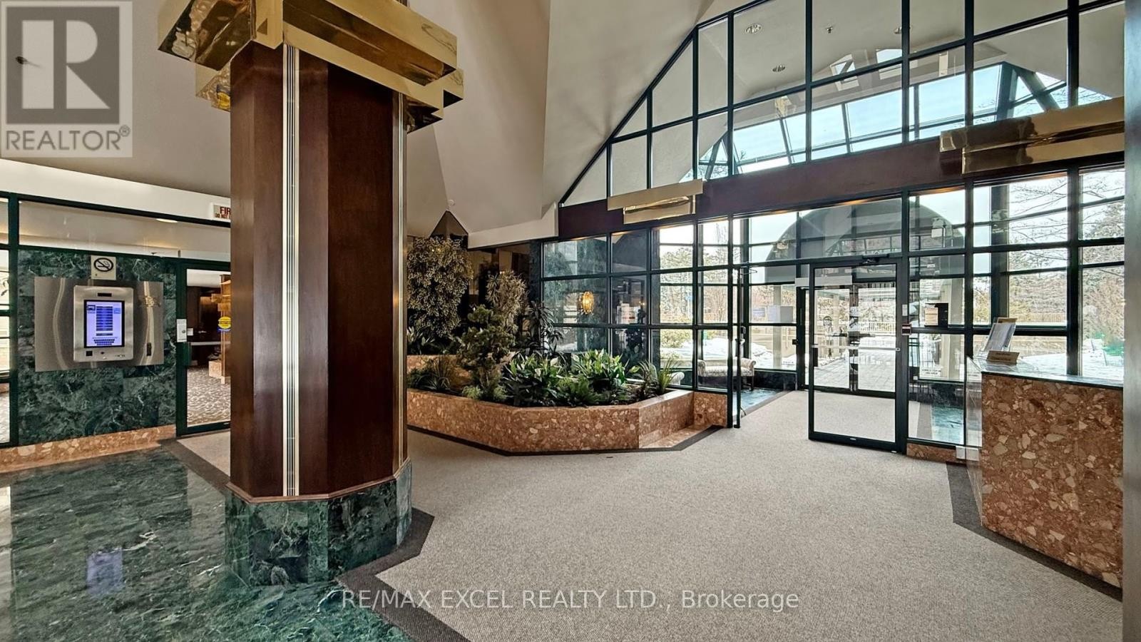 












111 - 1210 DON MILLS ROAD

,
Toronto (Banbury-Don Mills),




Ontario
M3B3N9

