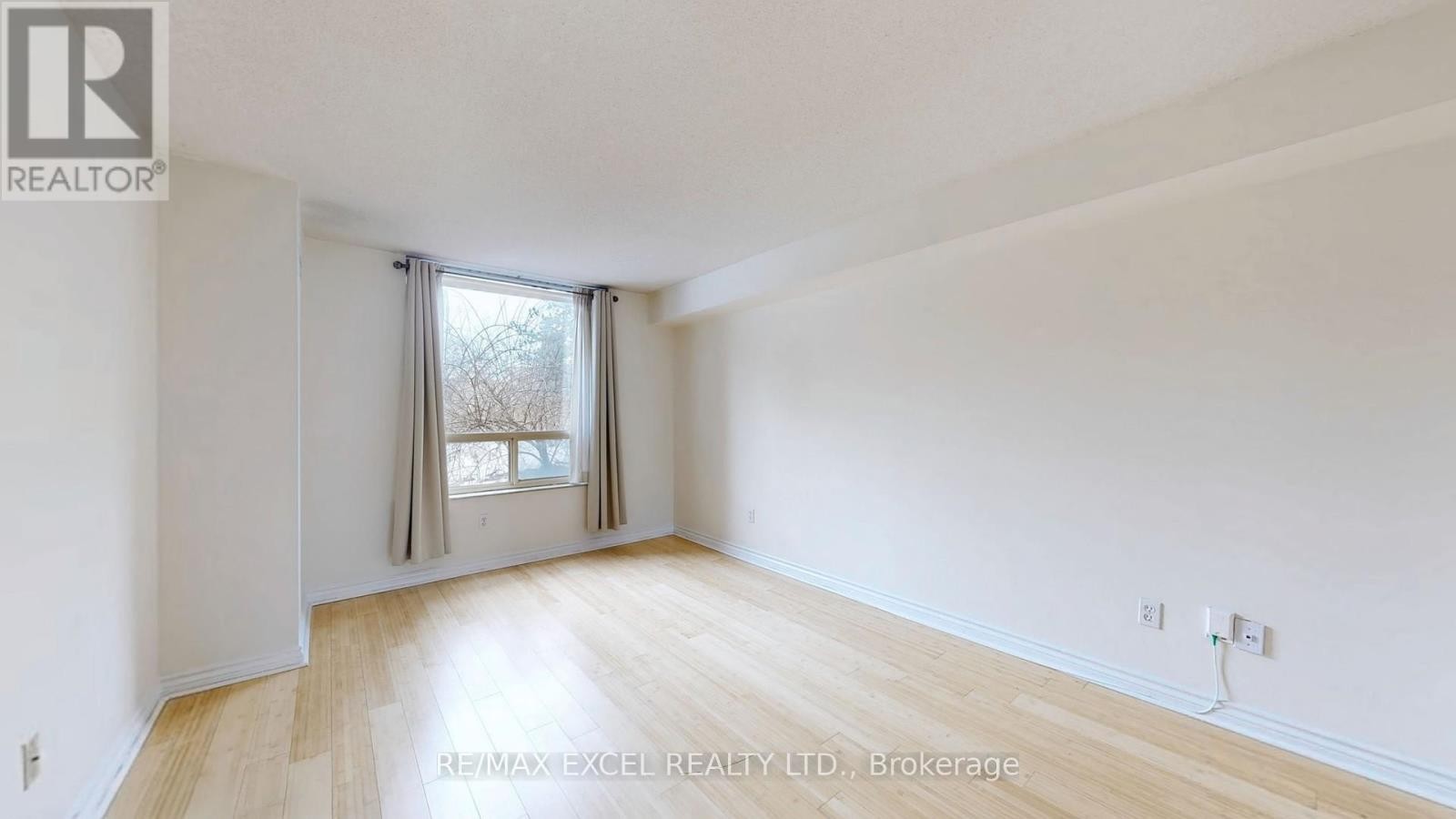 












111 - 1210 DON MILLS ROAD

,
Toronto (Banbury-Don Mills),




Ontario
M3B3N9

