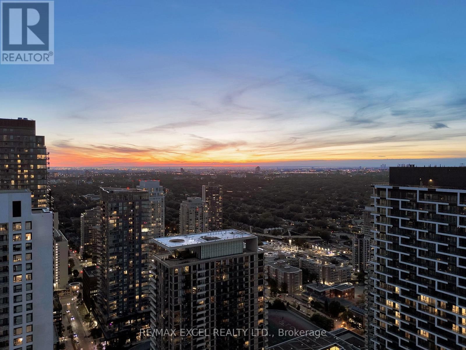 












PH01 - 161 ROEHAMPTON AVENUE

,
Toronto (Mount Pleasant West),




Ontario
M4P1P9

