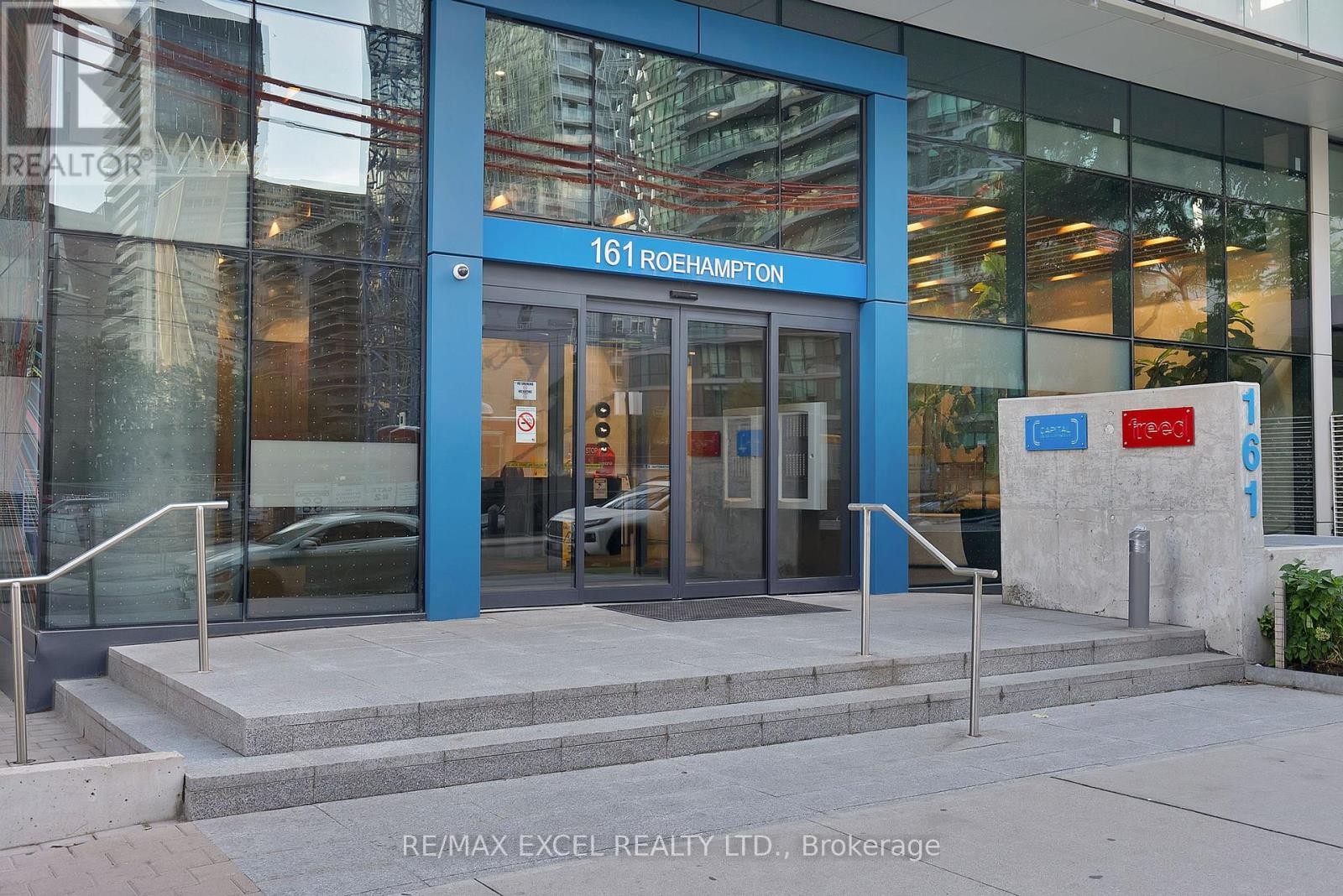 












PH01 - 161 ROEHAMPTON AVENUE

,
Toronto (Mount Pleasant West),




Ontario
M4P1P9

