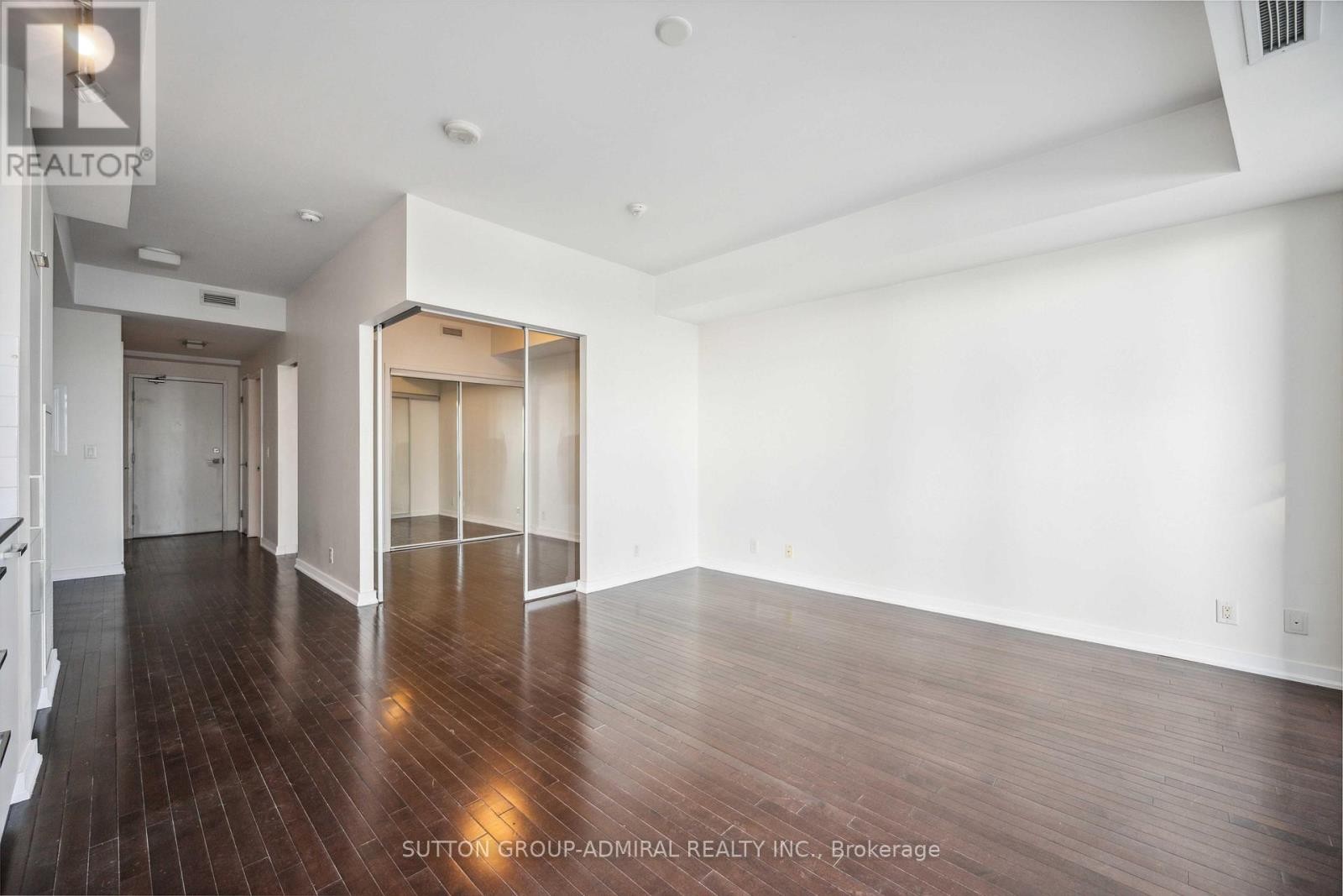 












4704 - 14 YORK STREET

,
Toronto (Waterfront Communities),




Ontario
M5J0B1

