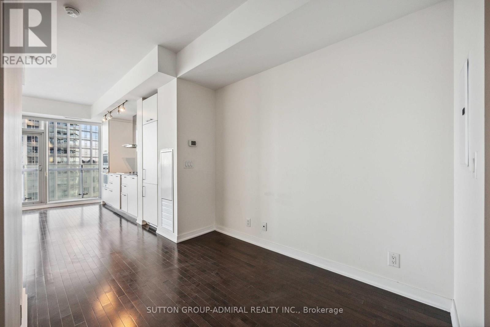 












4704 - 14 YORK STREET

,
Toronto (Waterfront Communities),




Ontario
M5J0B1

