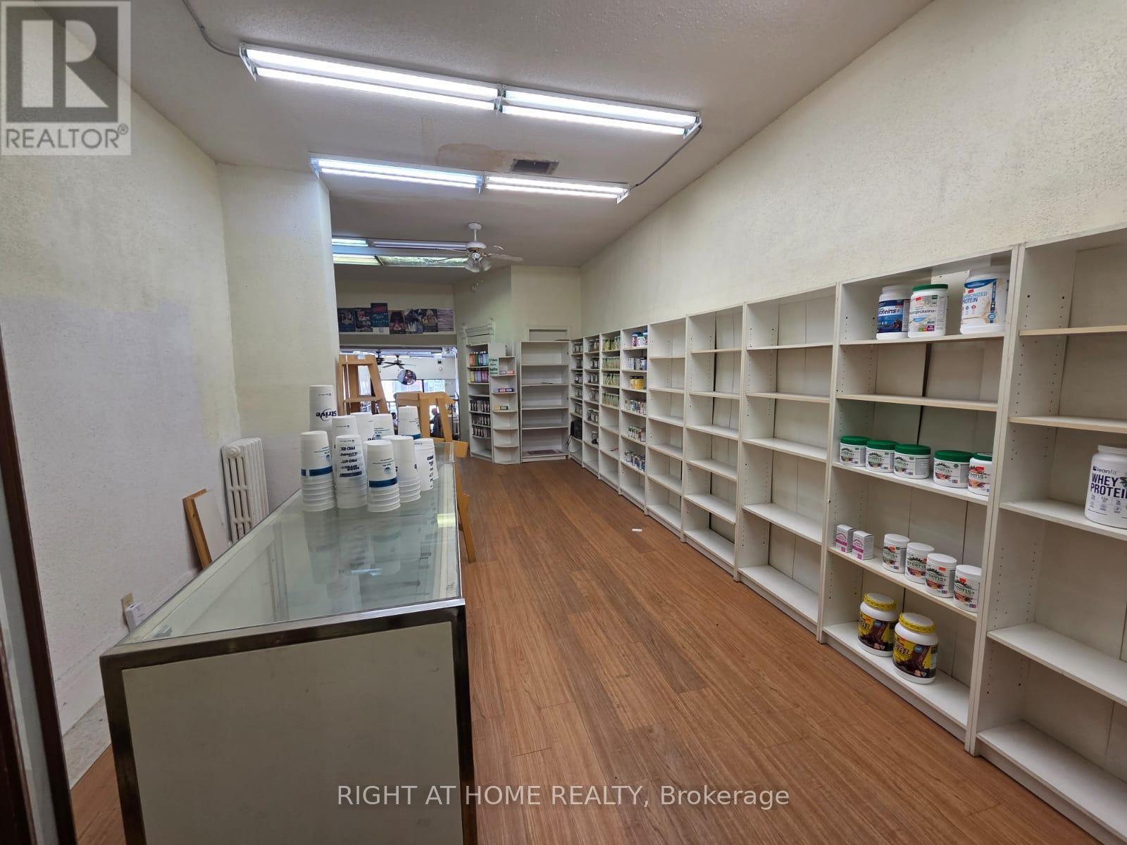 












453 CHURCH STREET

,
Toronto (Church-Yonge Corridor),




Ontario
M4Y2C5

